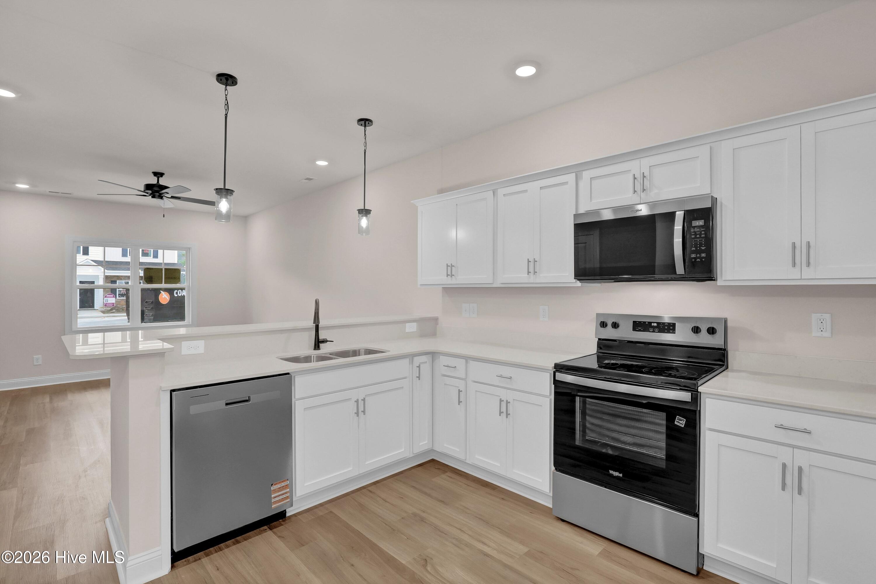 100559482 | Photo 12