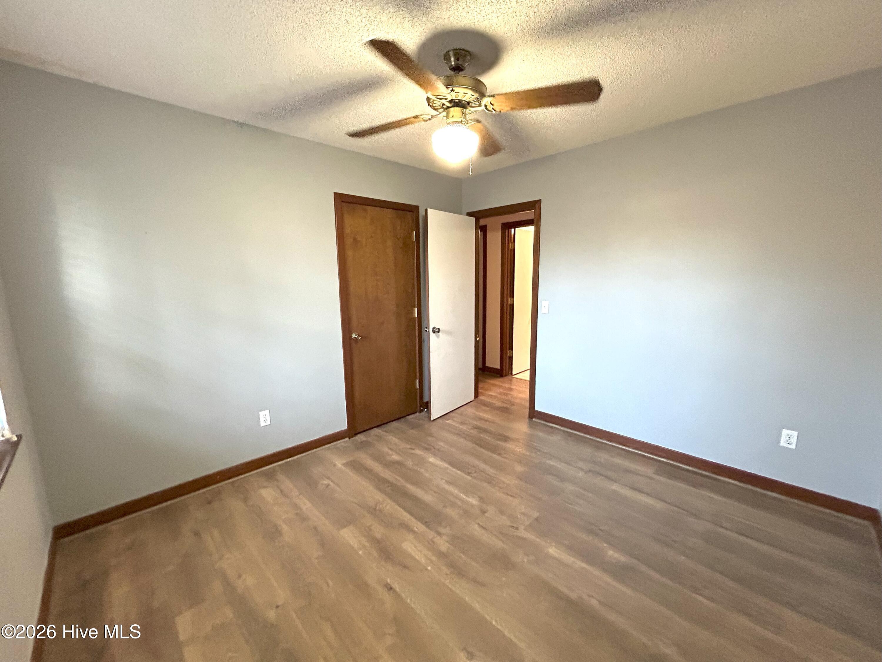 100557672 | Photo 18