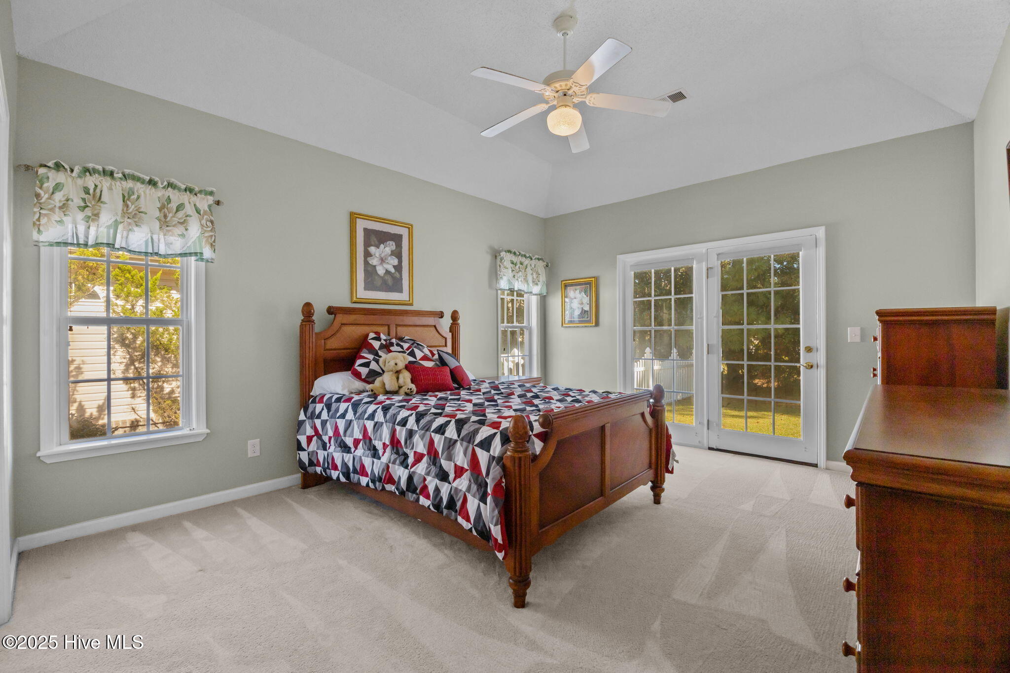 100539449 | Photo 17