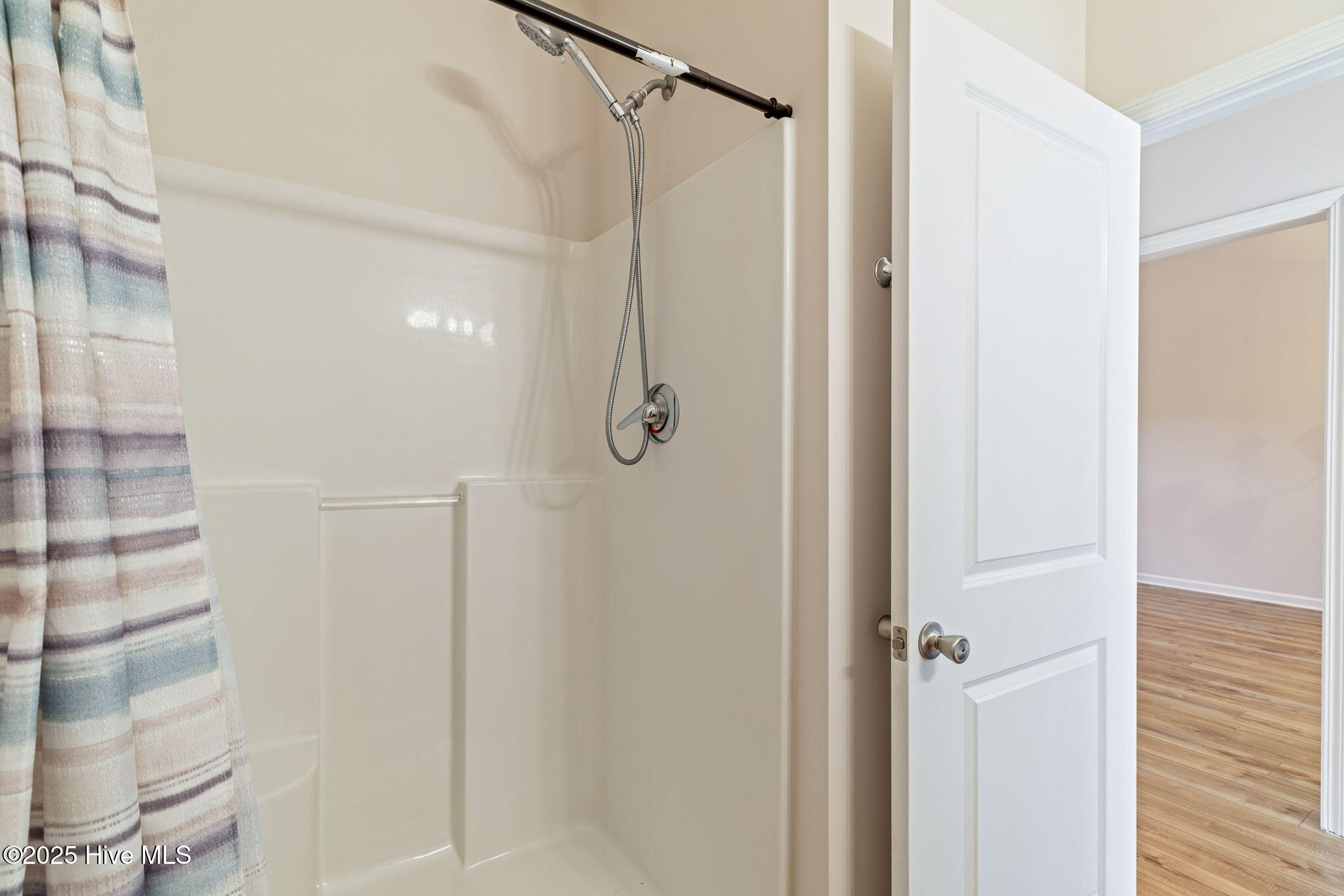 100542041 | Photo 23