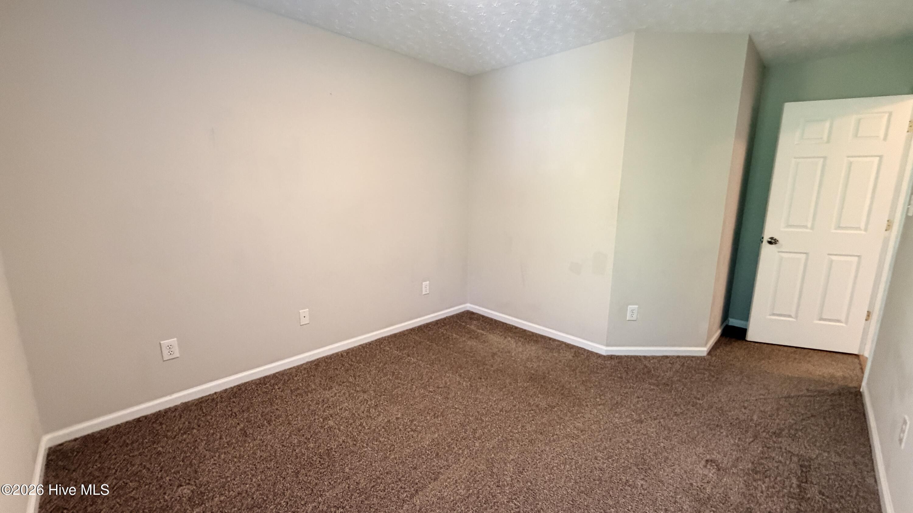 100569360 | Photo 20