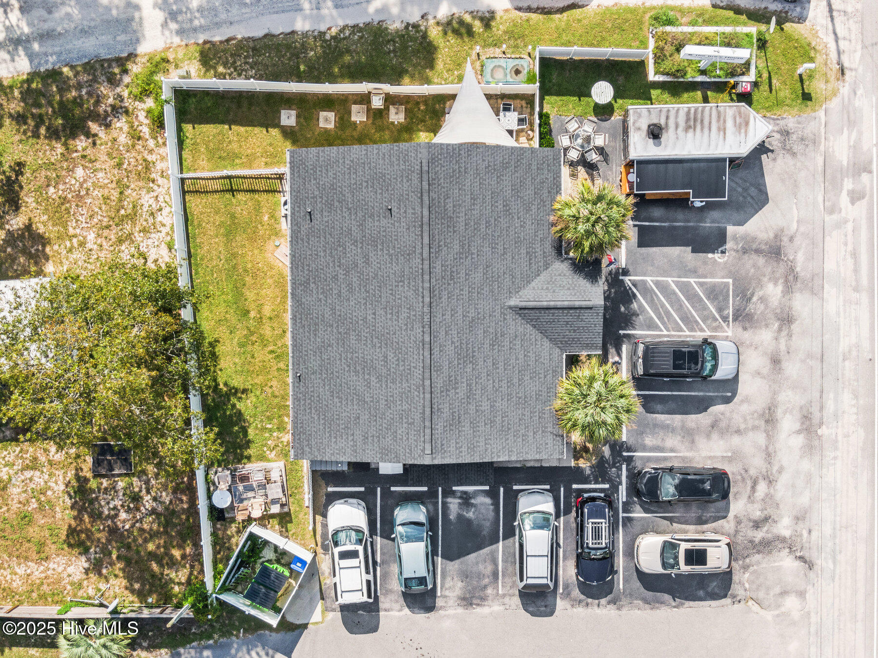 100528251 | Photo 36