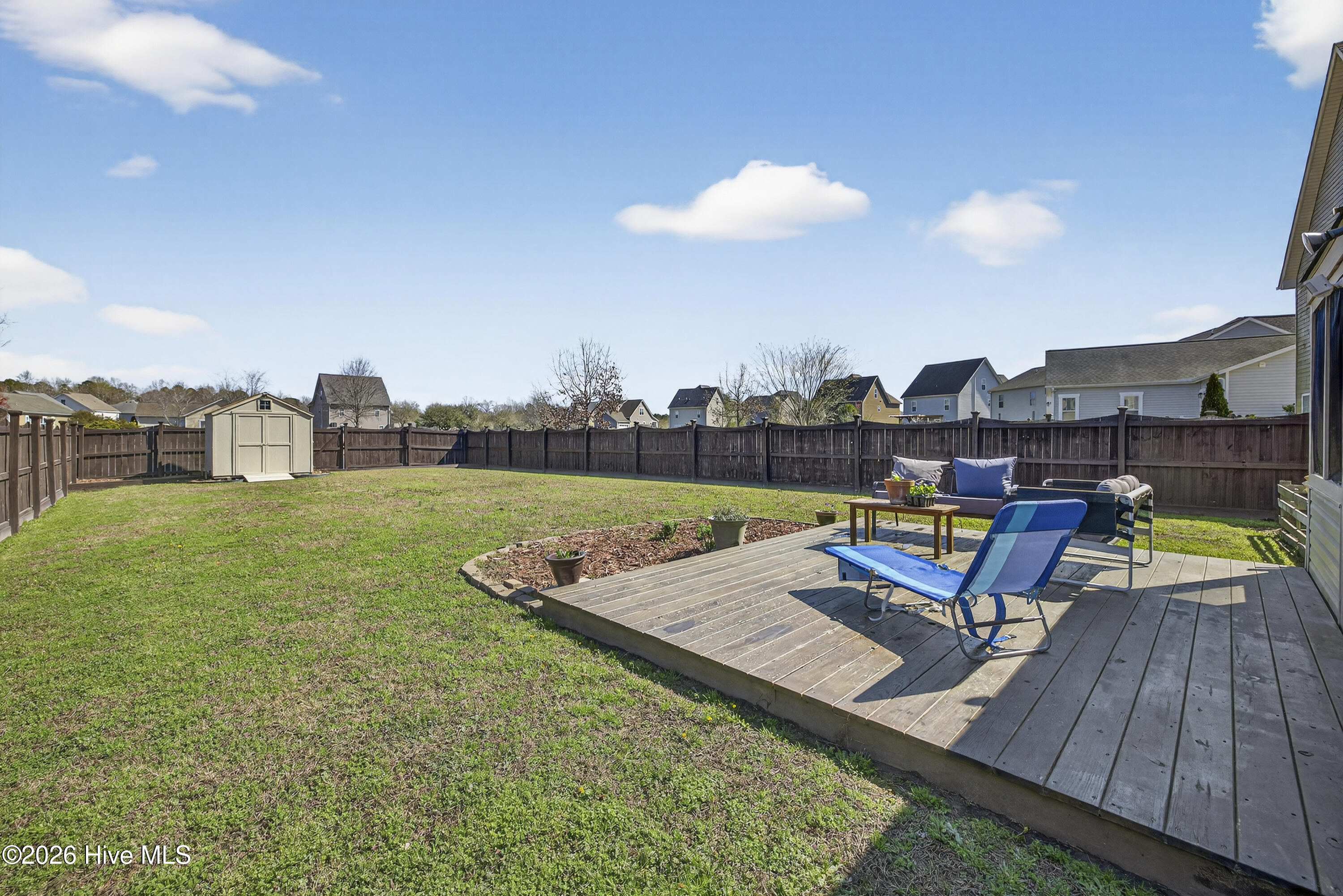 100560873 | Photo 24