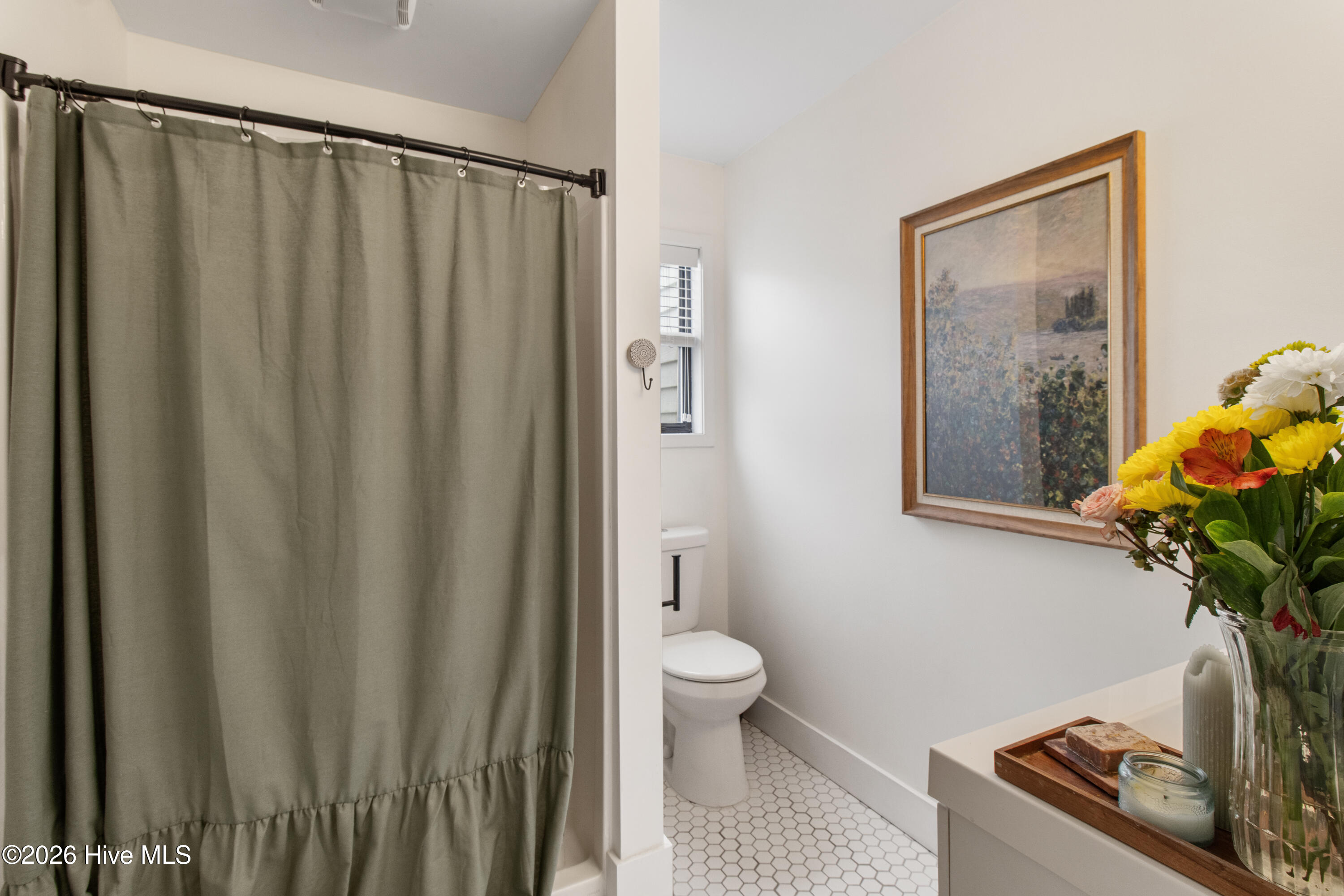 100552704 | Photo 17