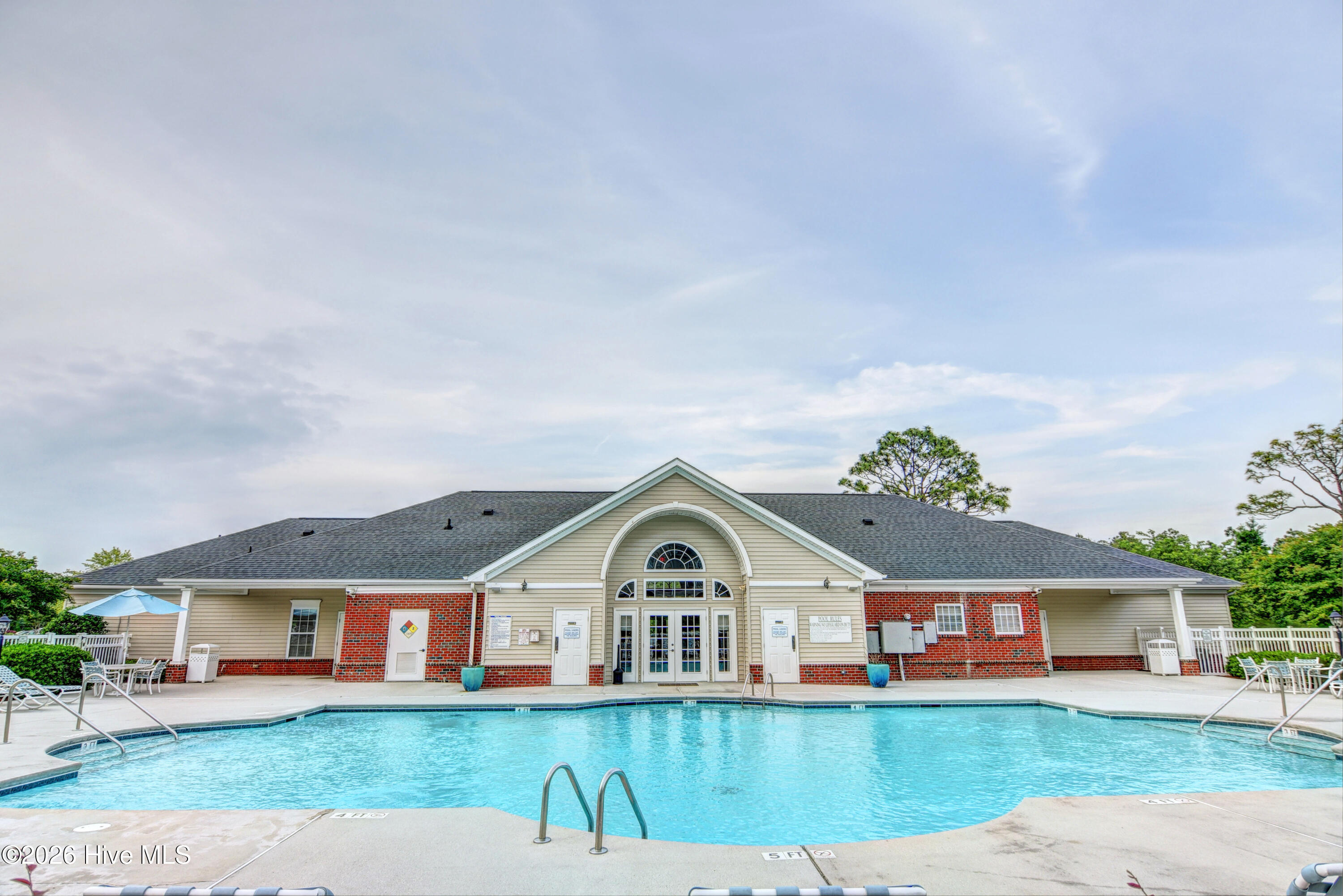 100549399 | Photo 33