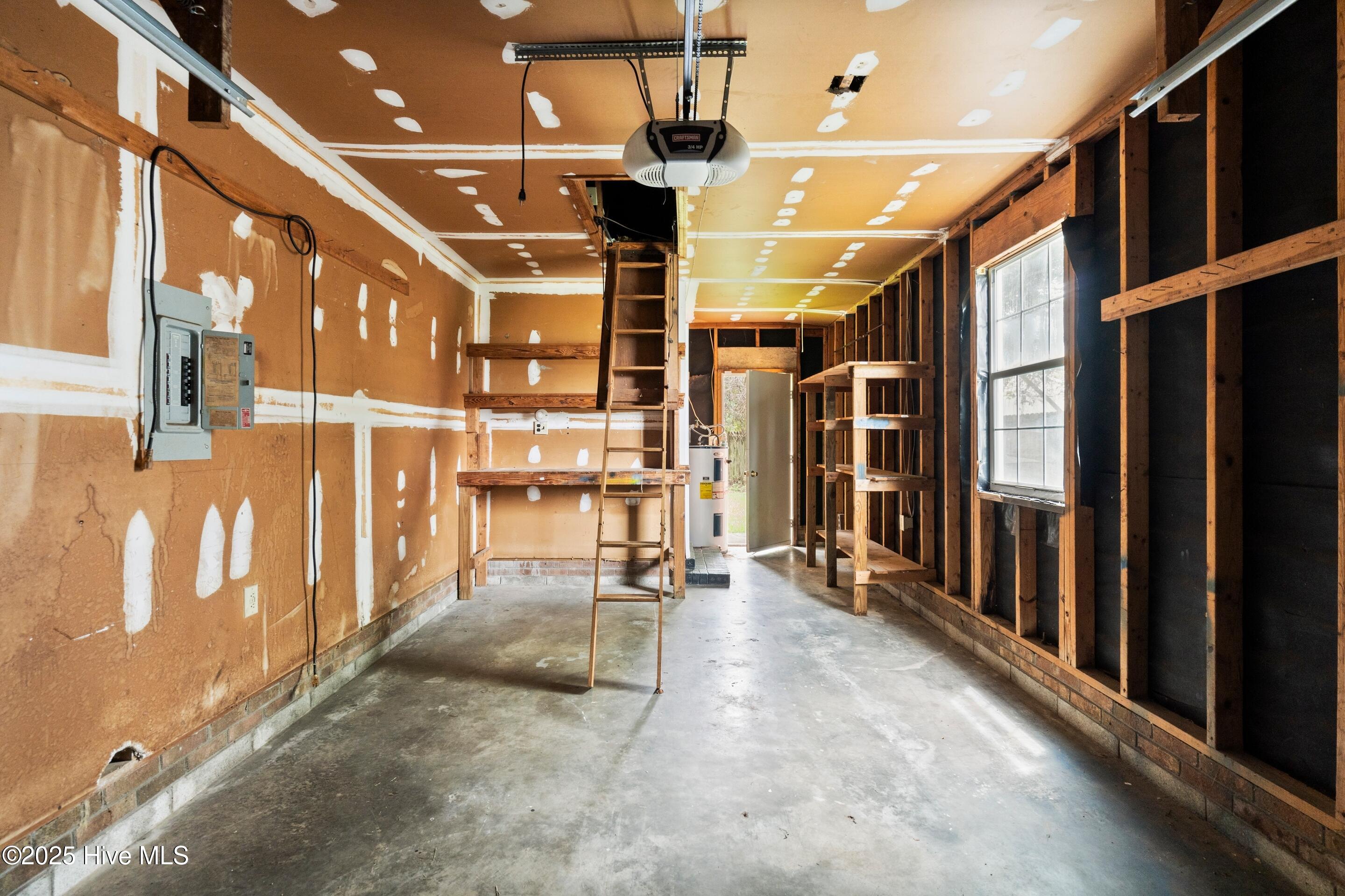 100523596 | Photo 42