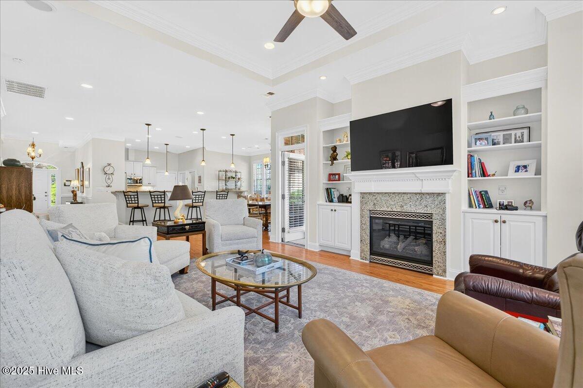 100540380 | Photo 14