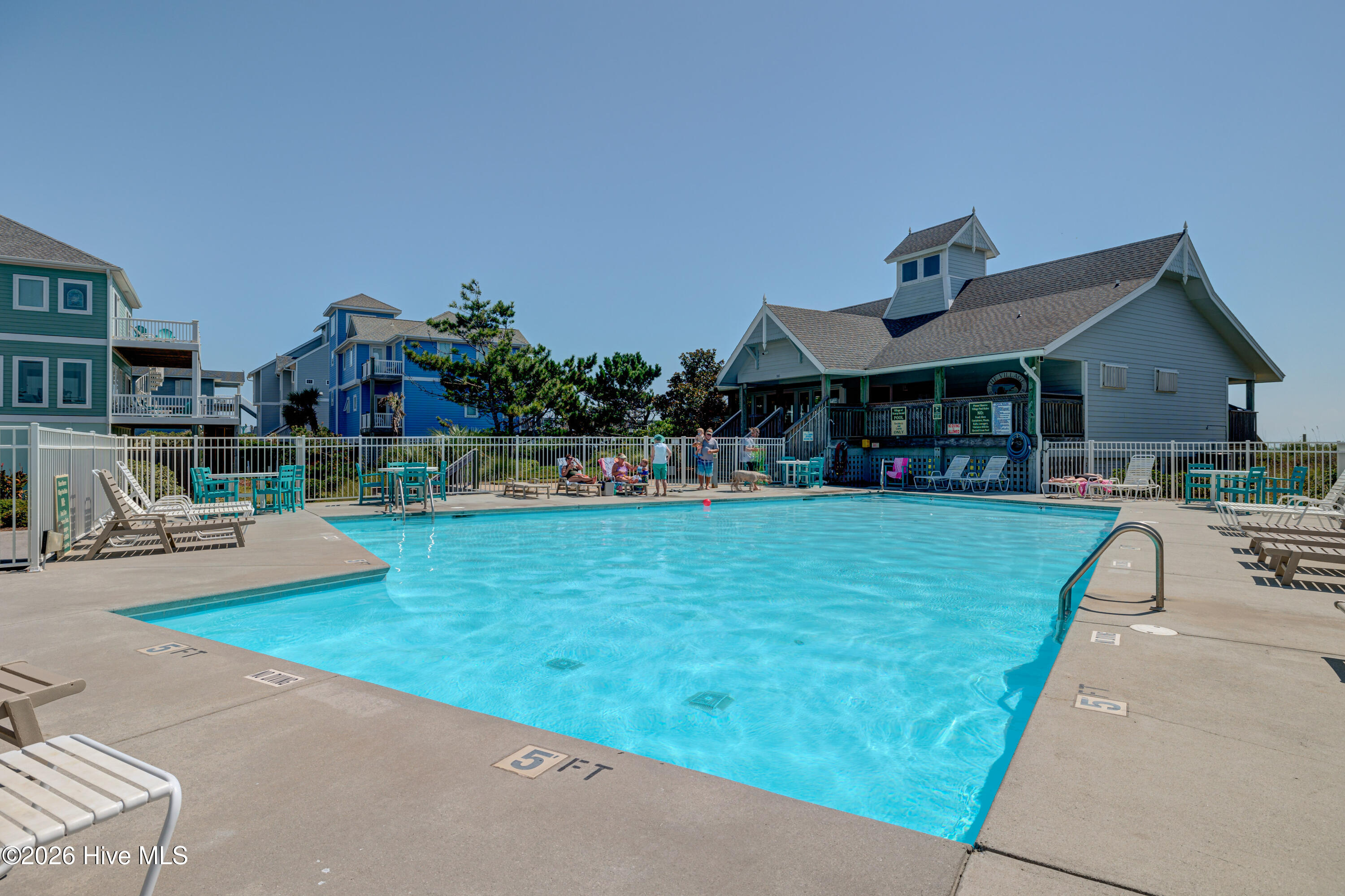 100563555 | Photo 17