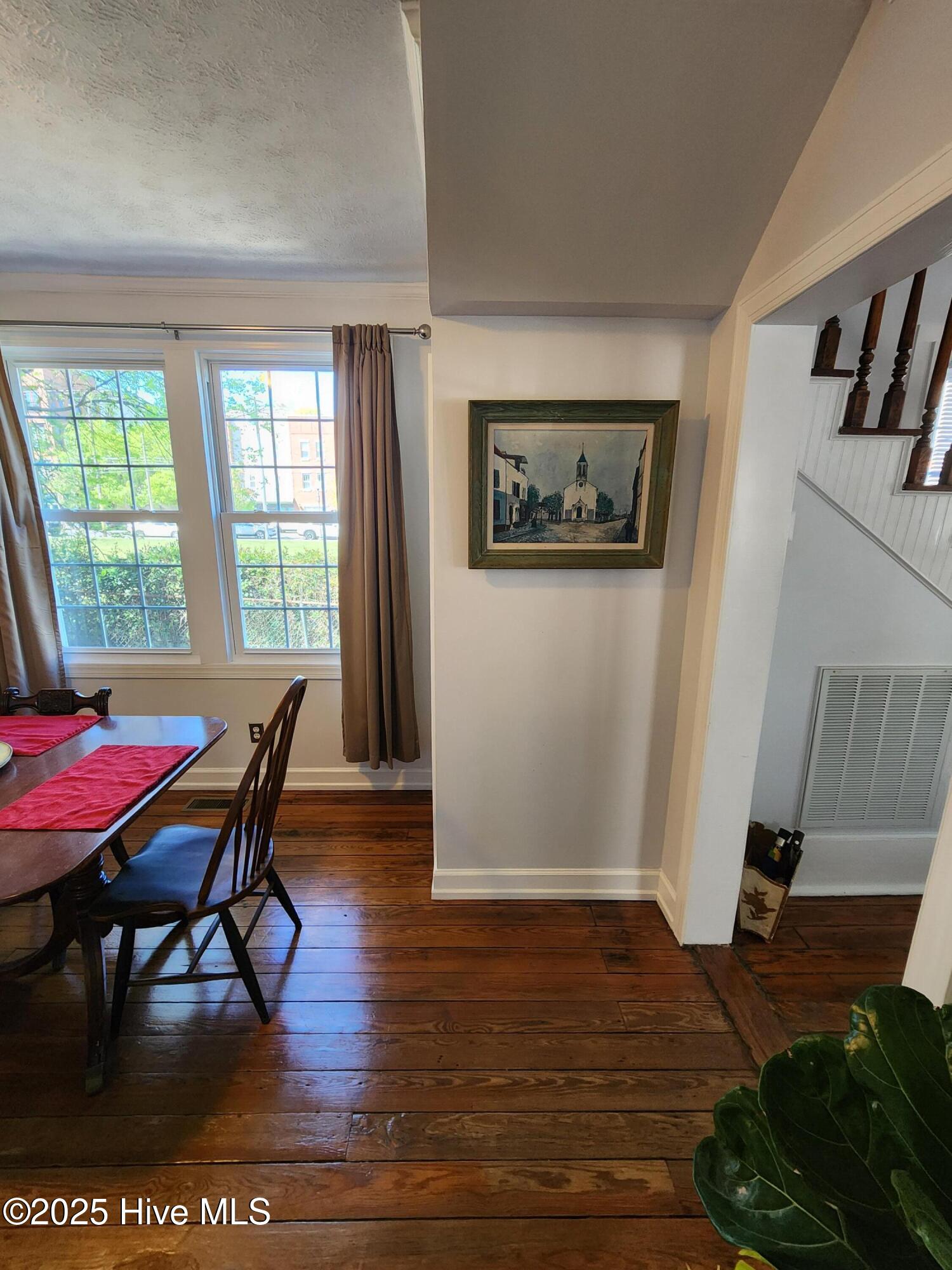 100543884 | Photo 12