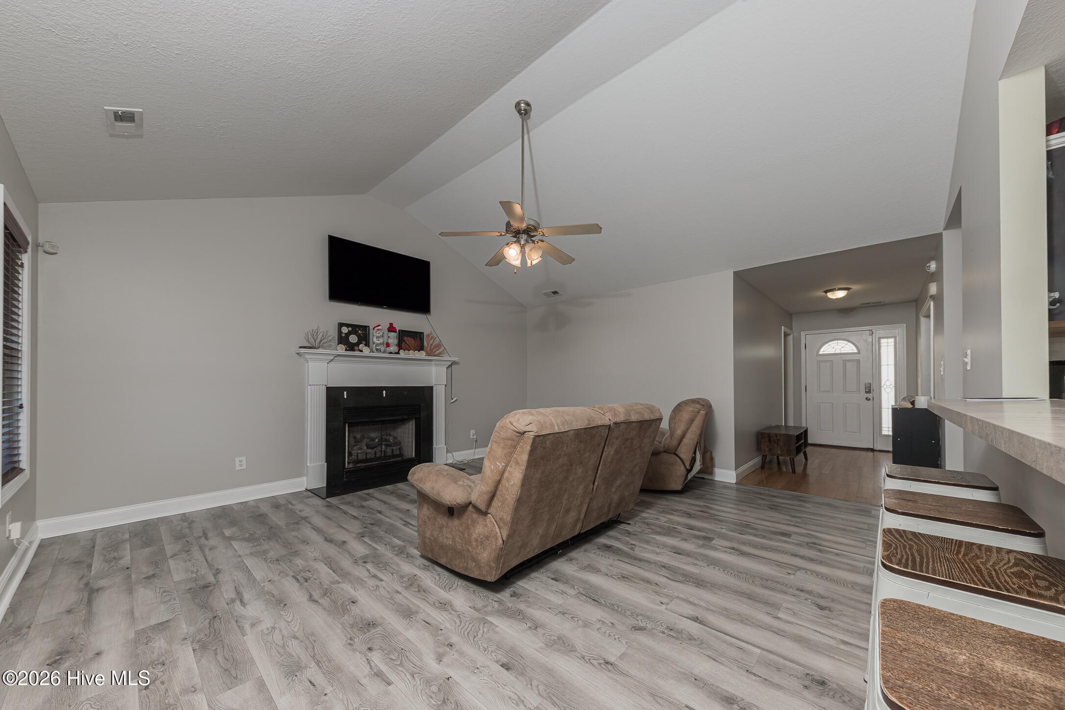 100550333 | Photo 16