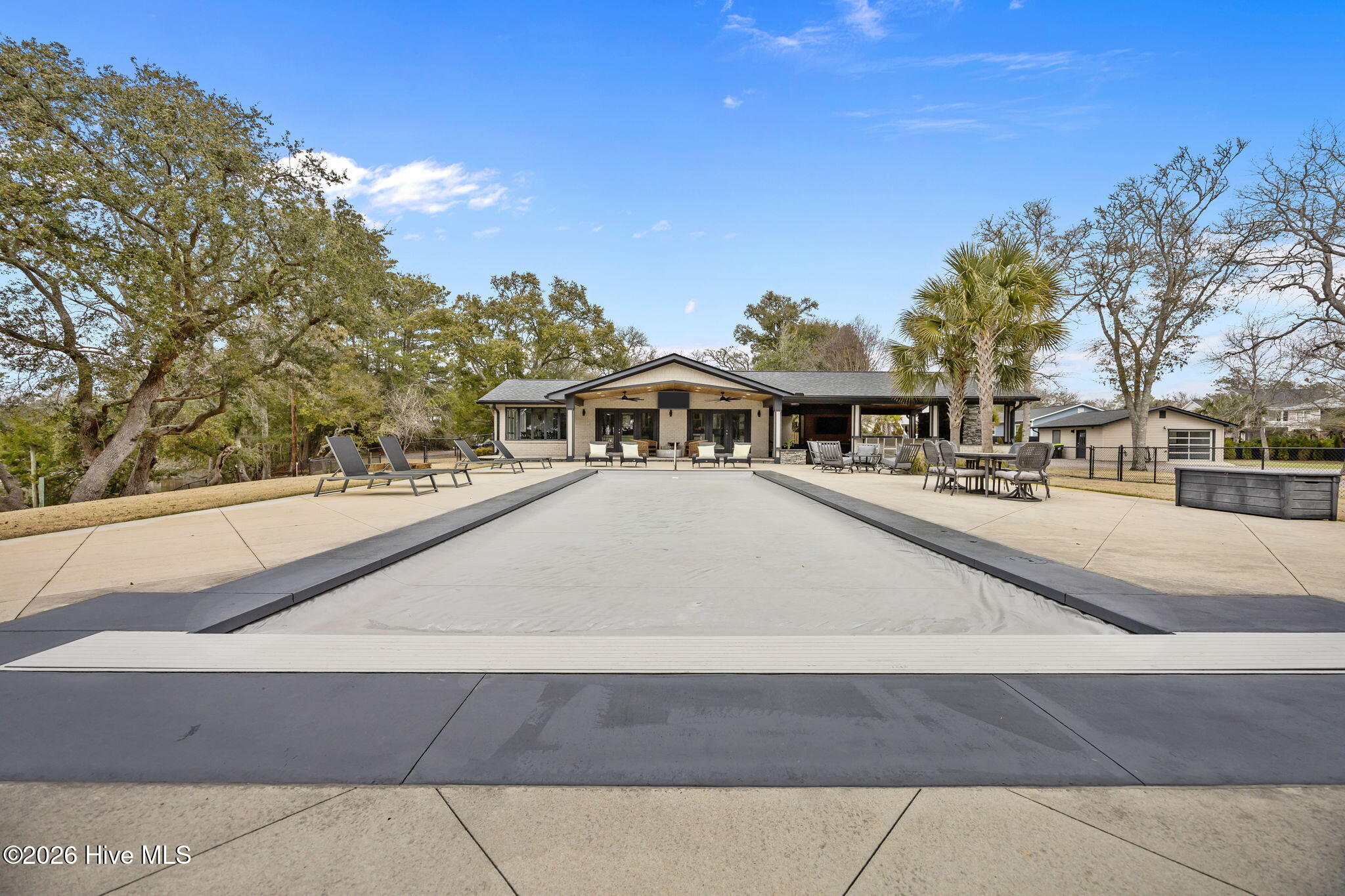 100560394 | Photo 11