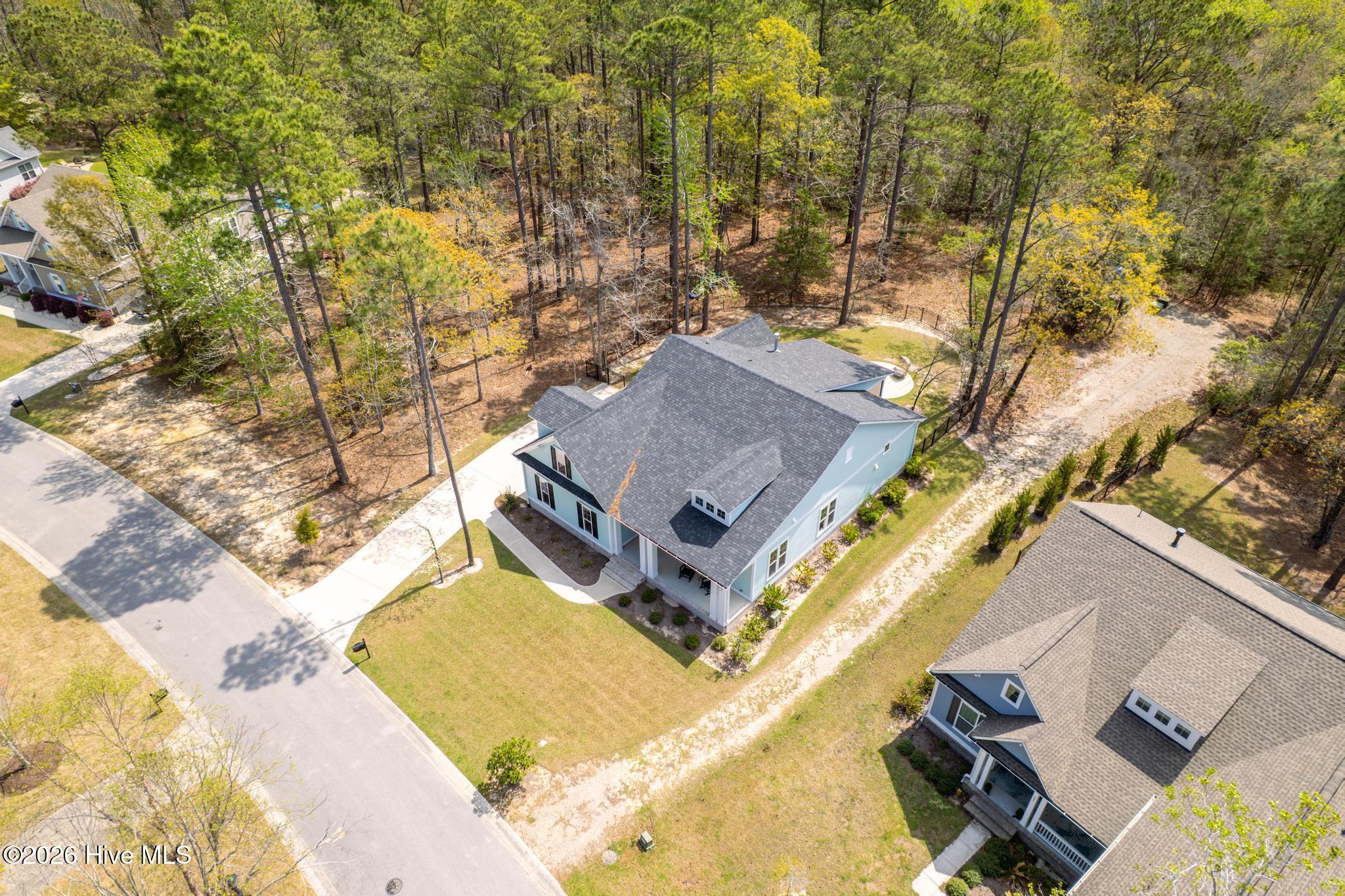 100564627 | Photo 70