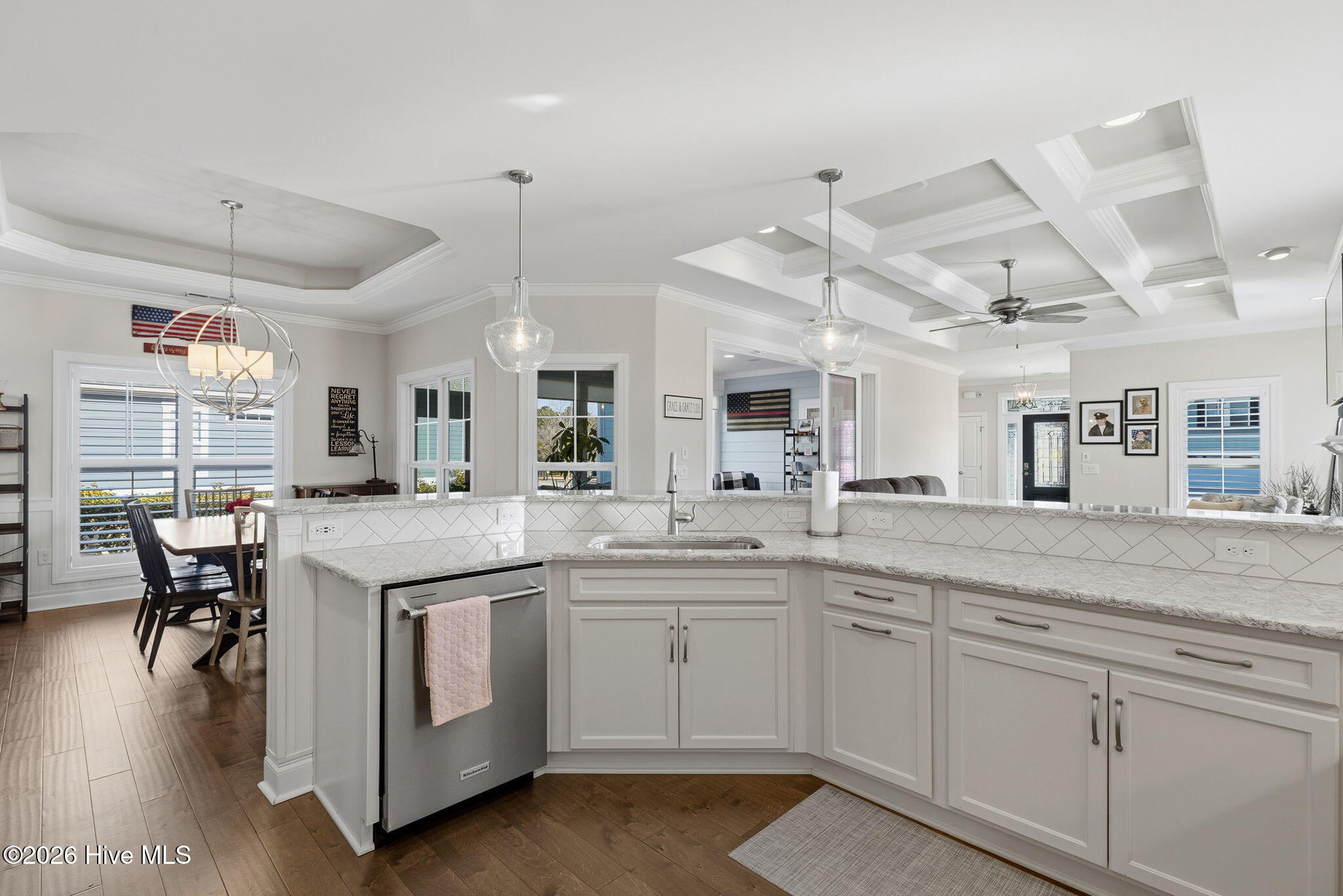 100554353 | Photo 18