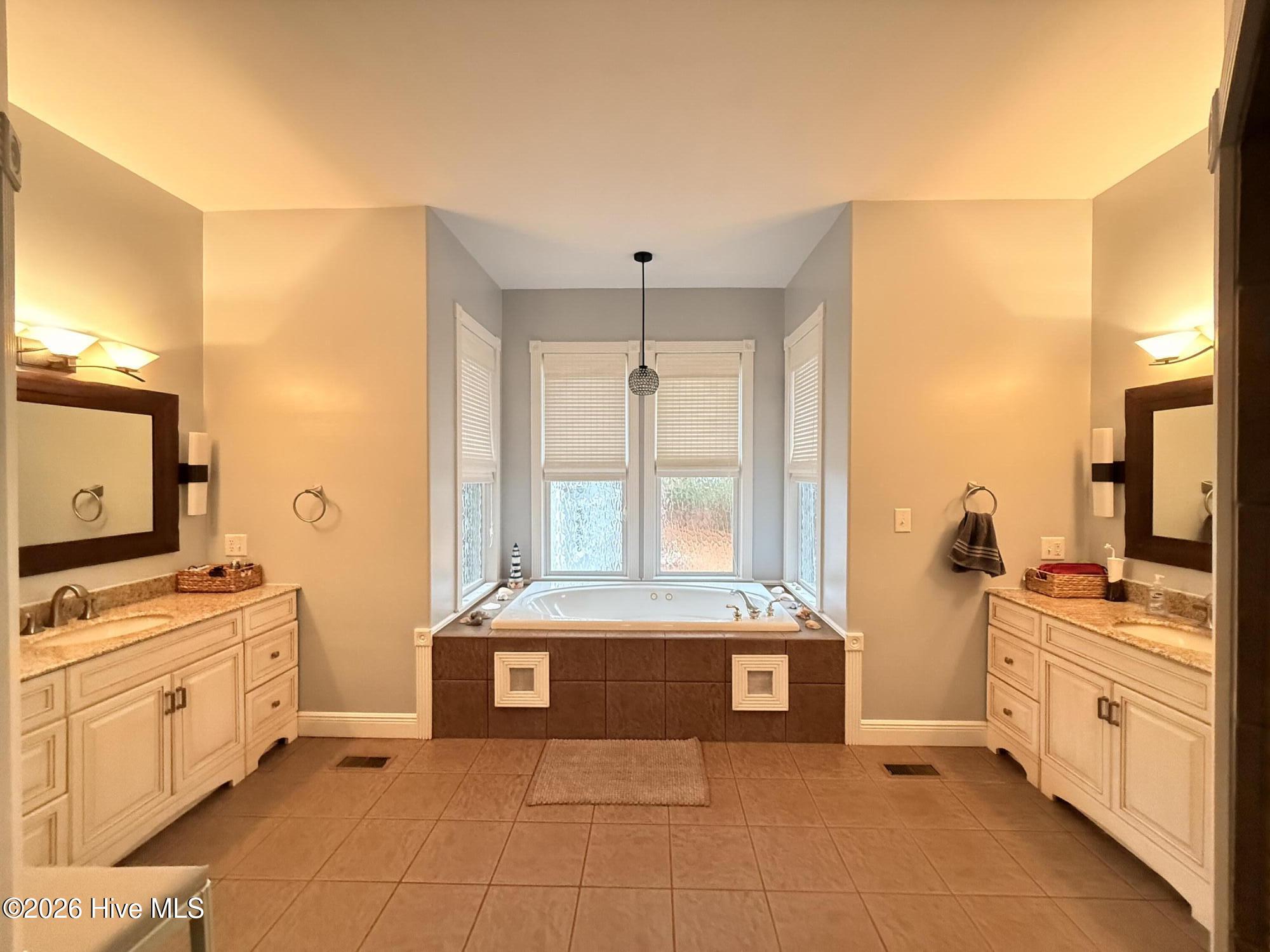 100559572 | Photo 20