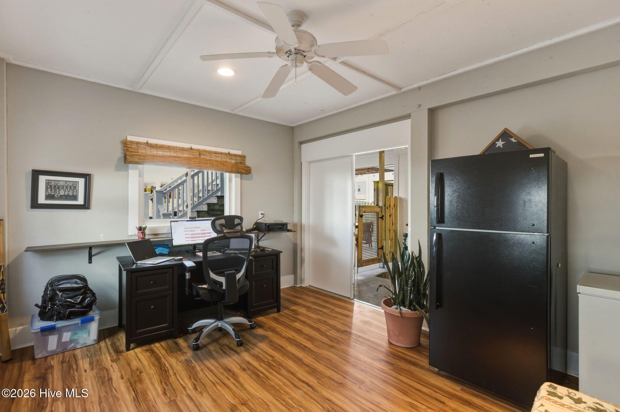 100562049 | Photo 49