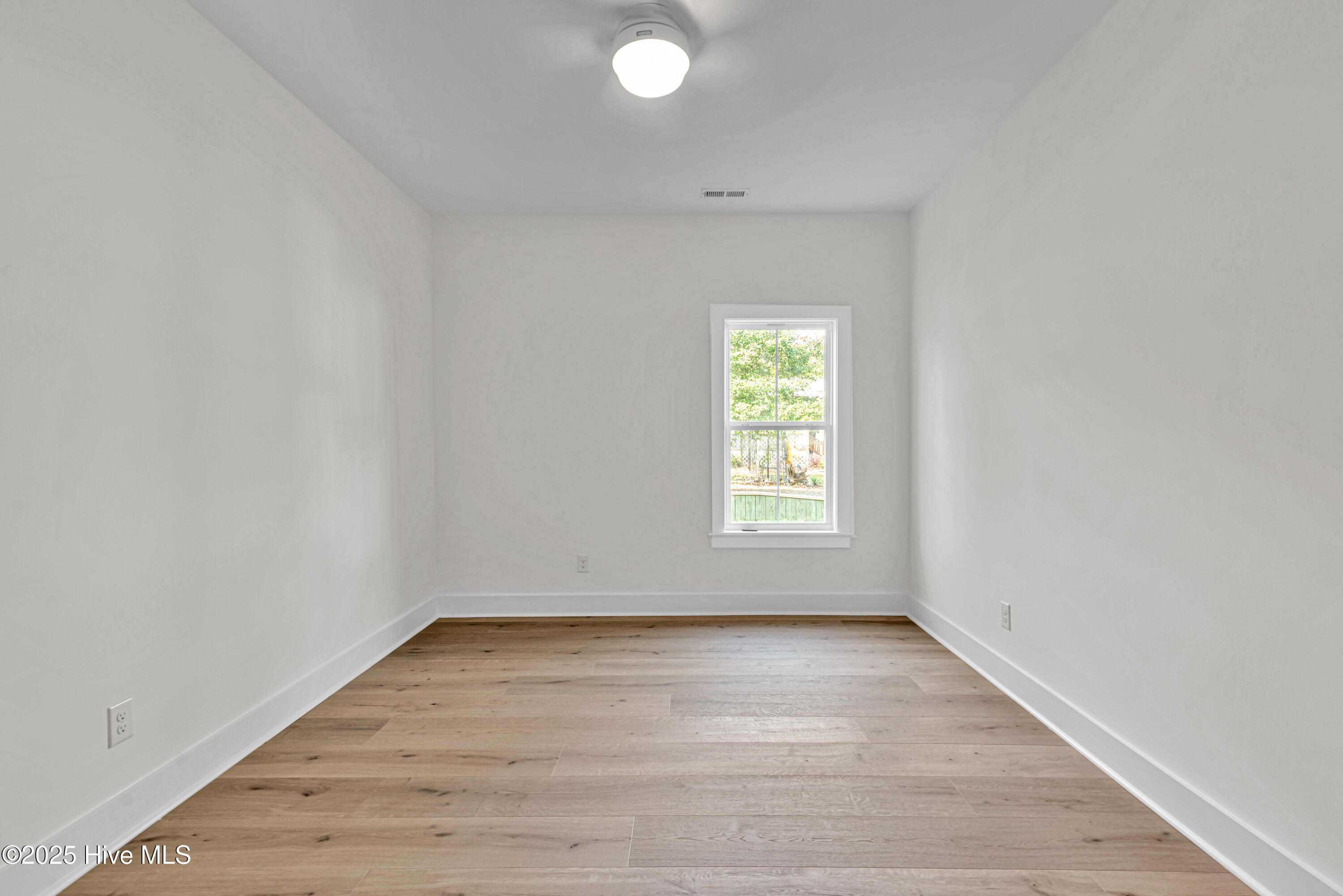 100542674 | Photo 46