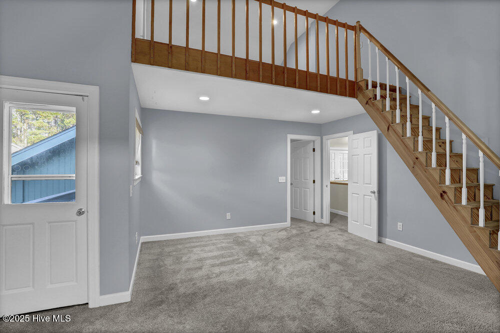 100542503 | Photo 30