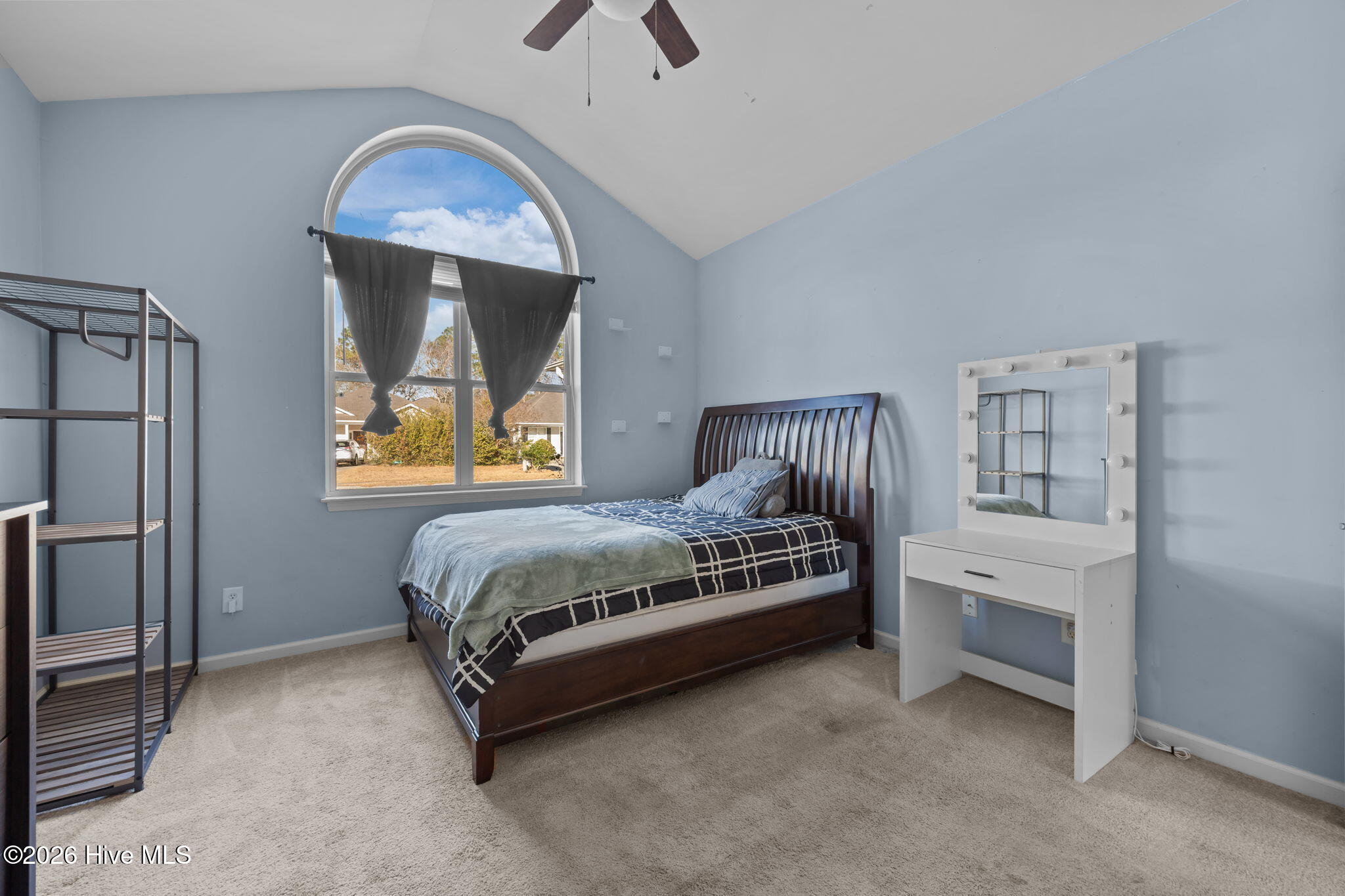 100549606 | Photo 19