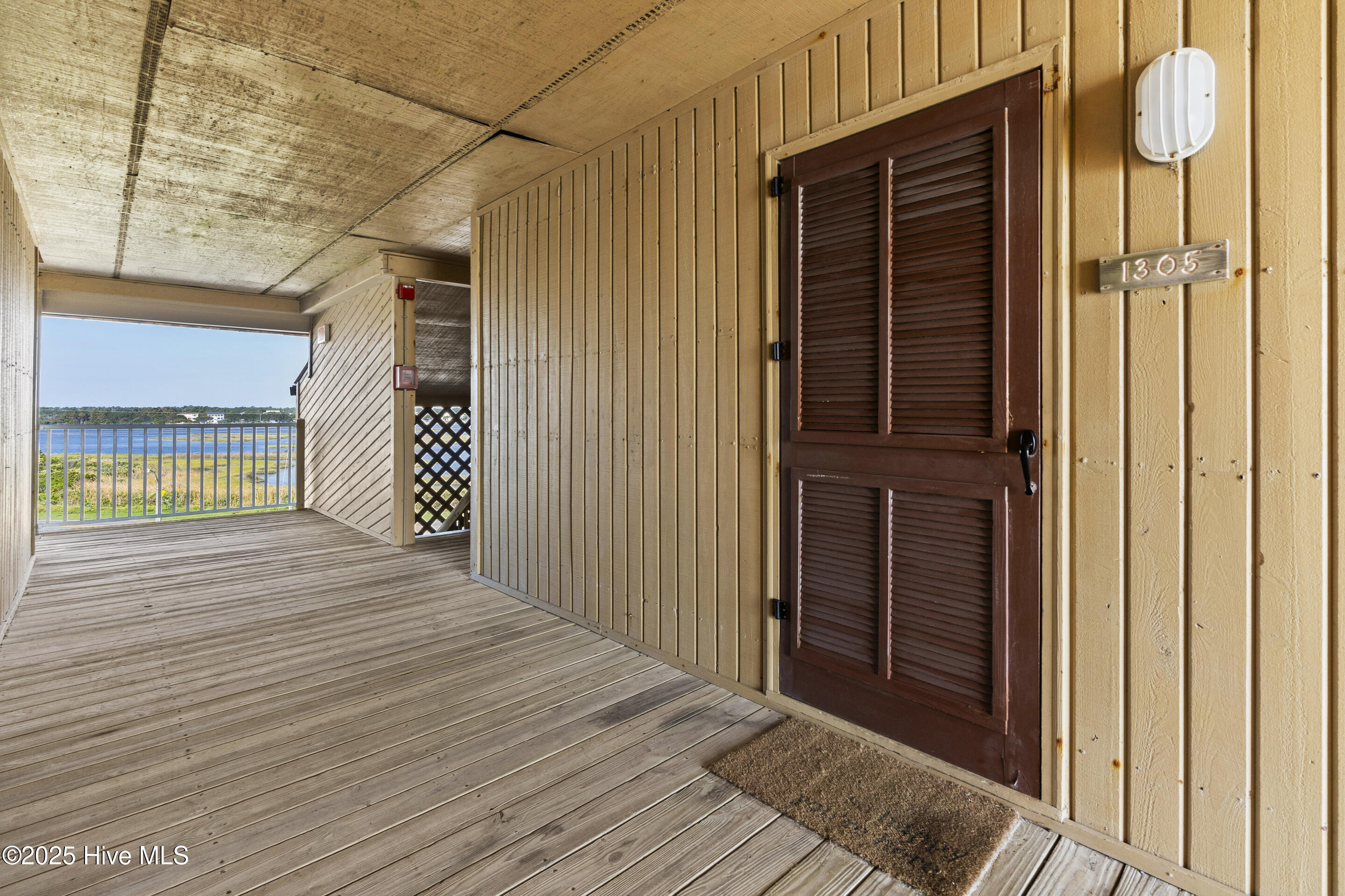 100529356 | Photo 33