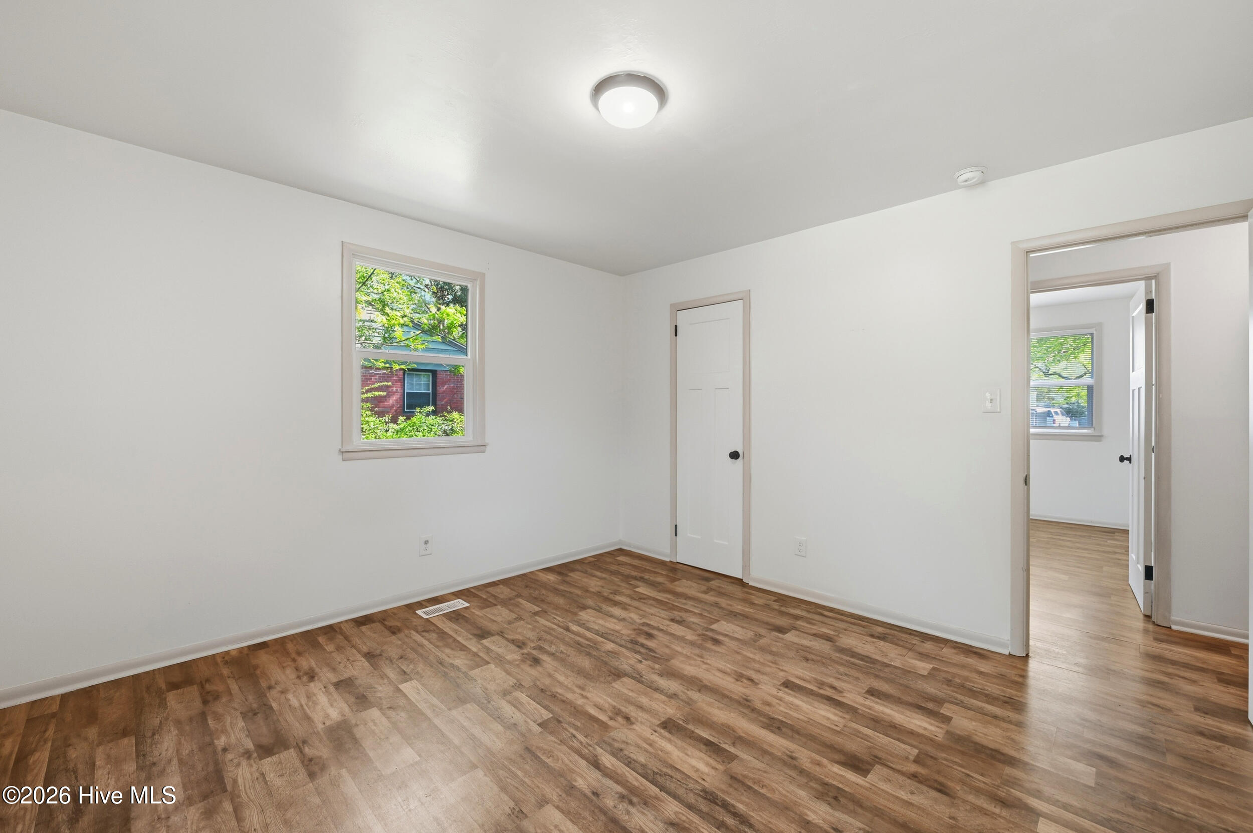 100566125 | Photo 20