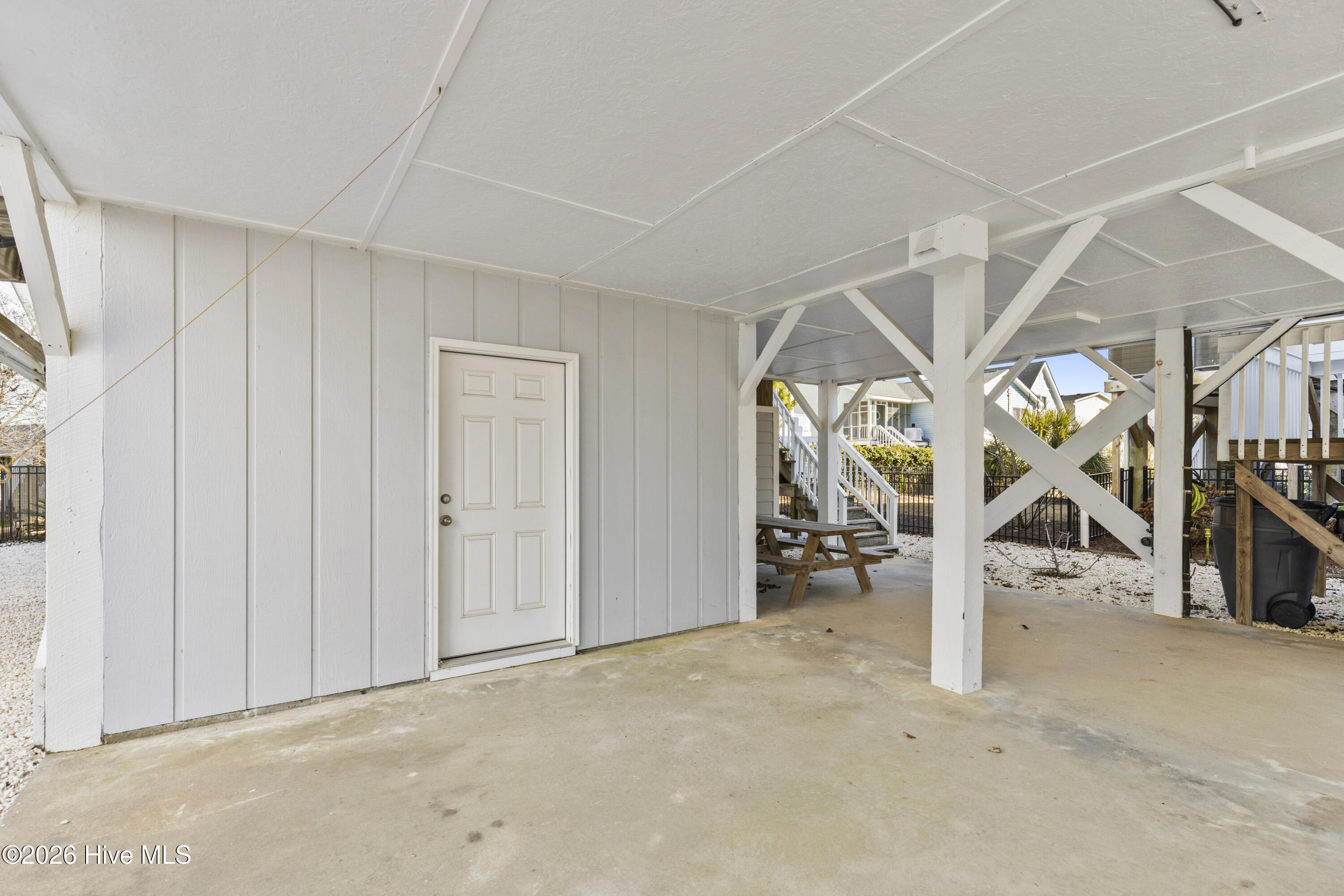 100552709 | Photo 47