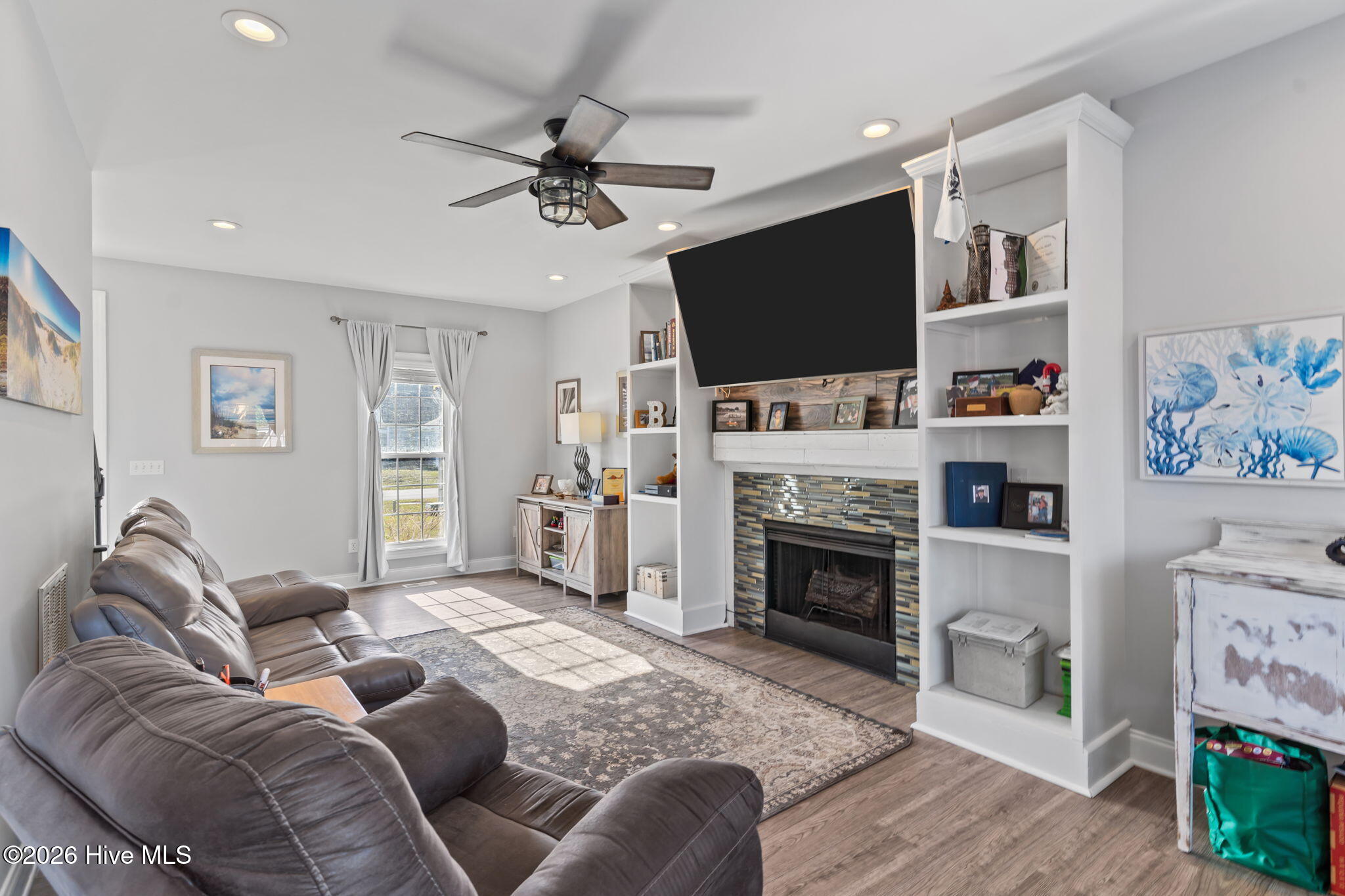 100564590 | Photo 12