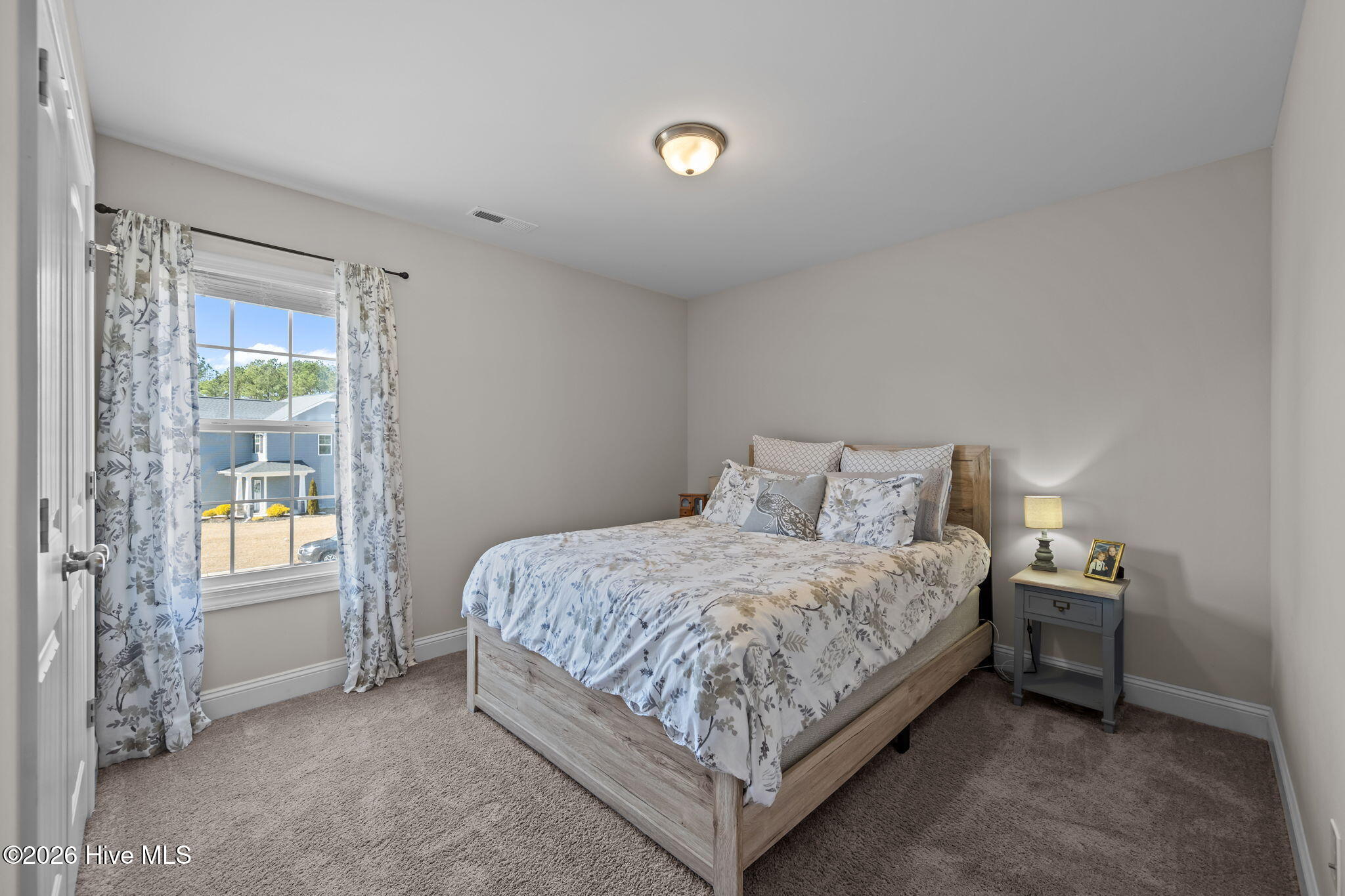 100557396 | Photo 32