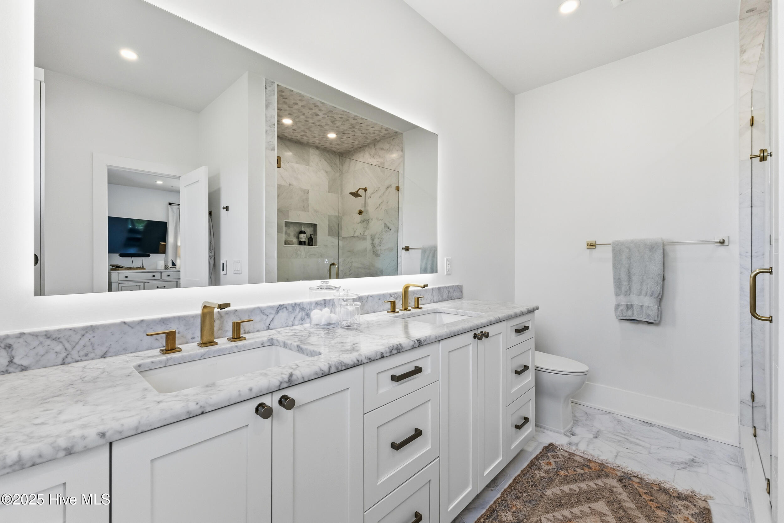 100541015 | Photo 48