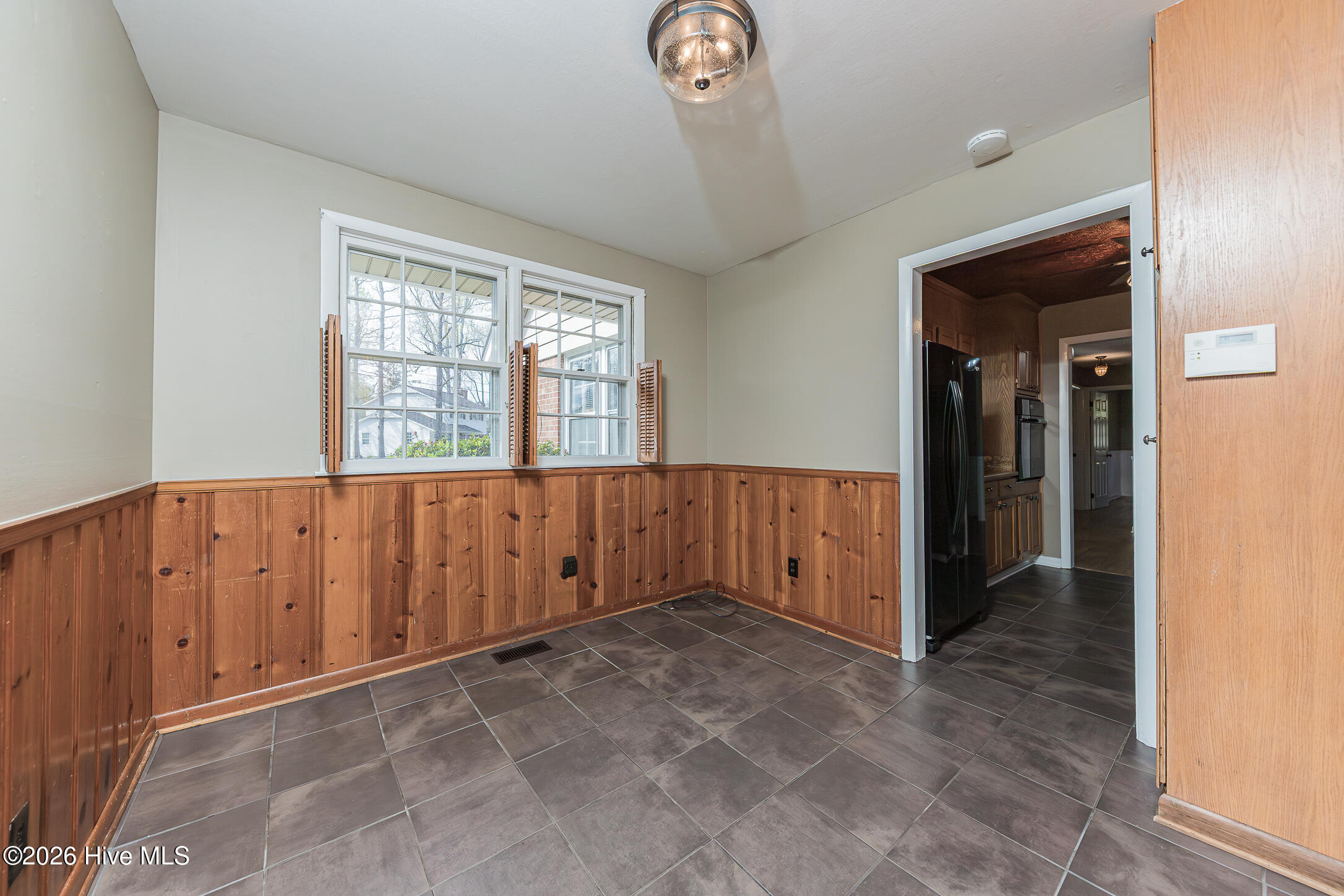 100563981 | Photo 19