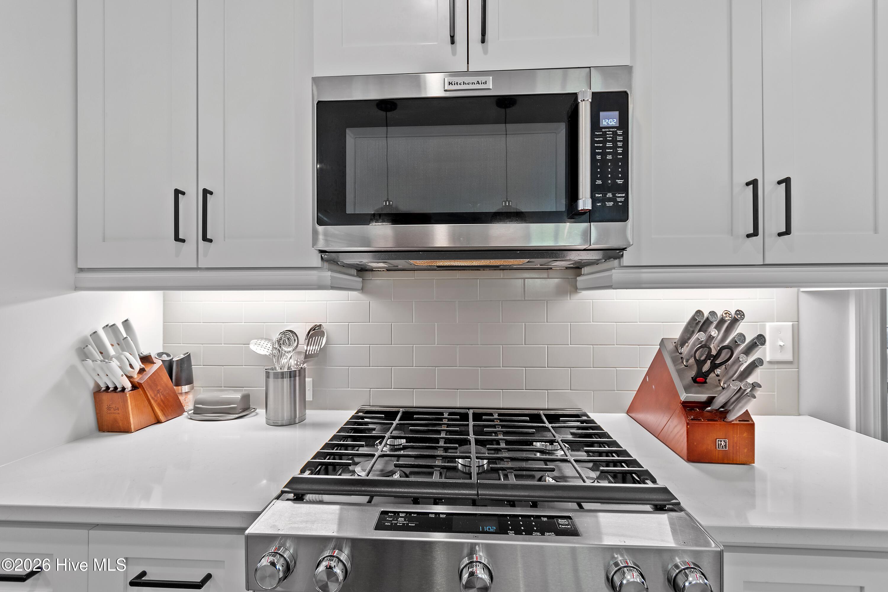 100565017 | Photo 19