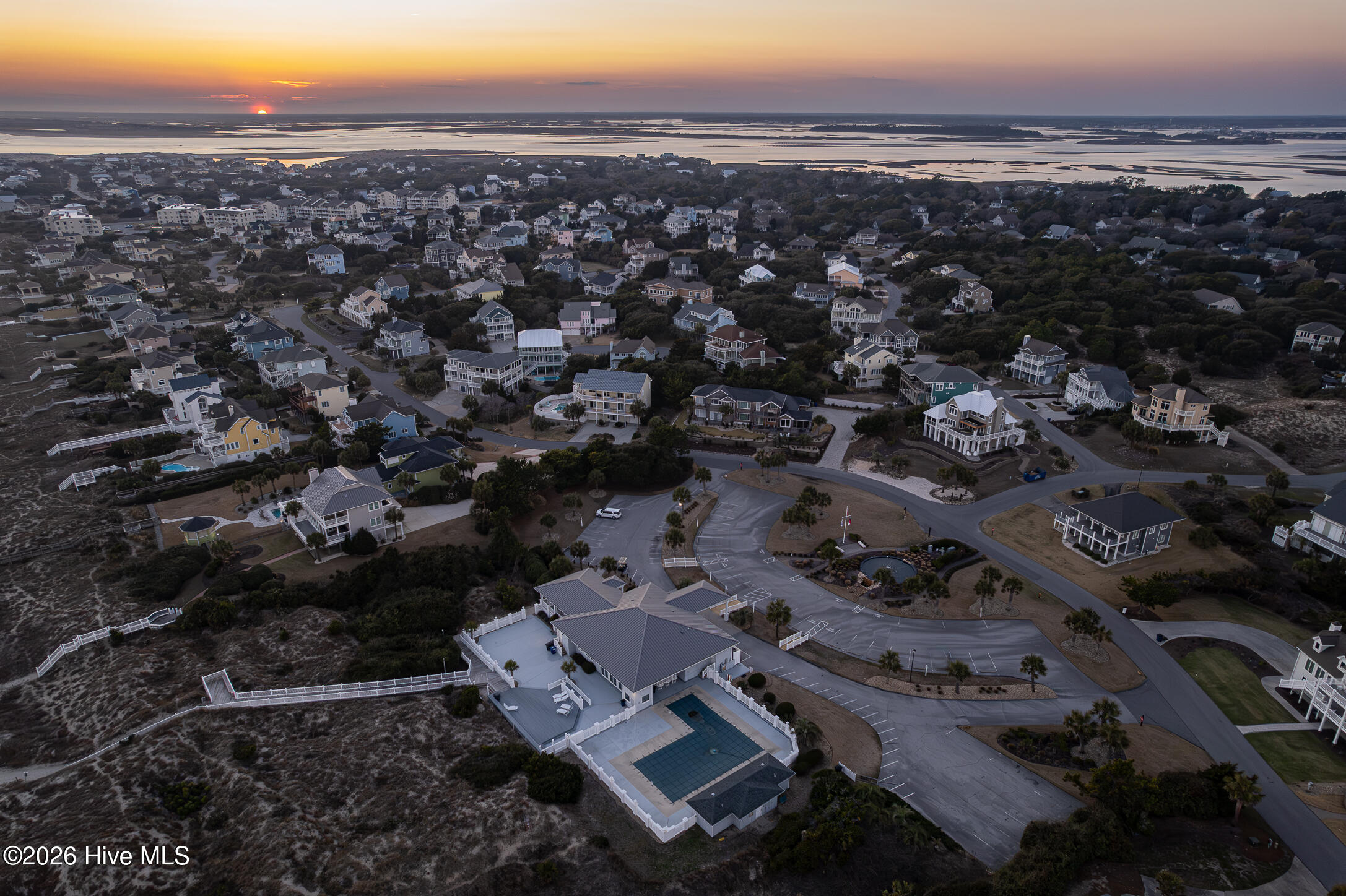 100560422 | Photo 99