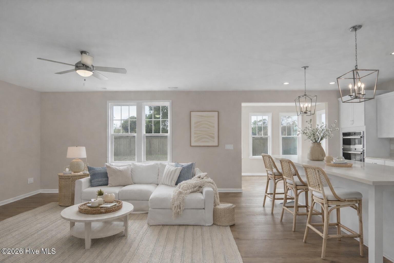 100518189 | Photo 11