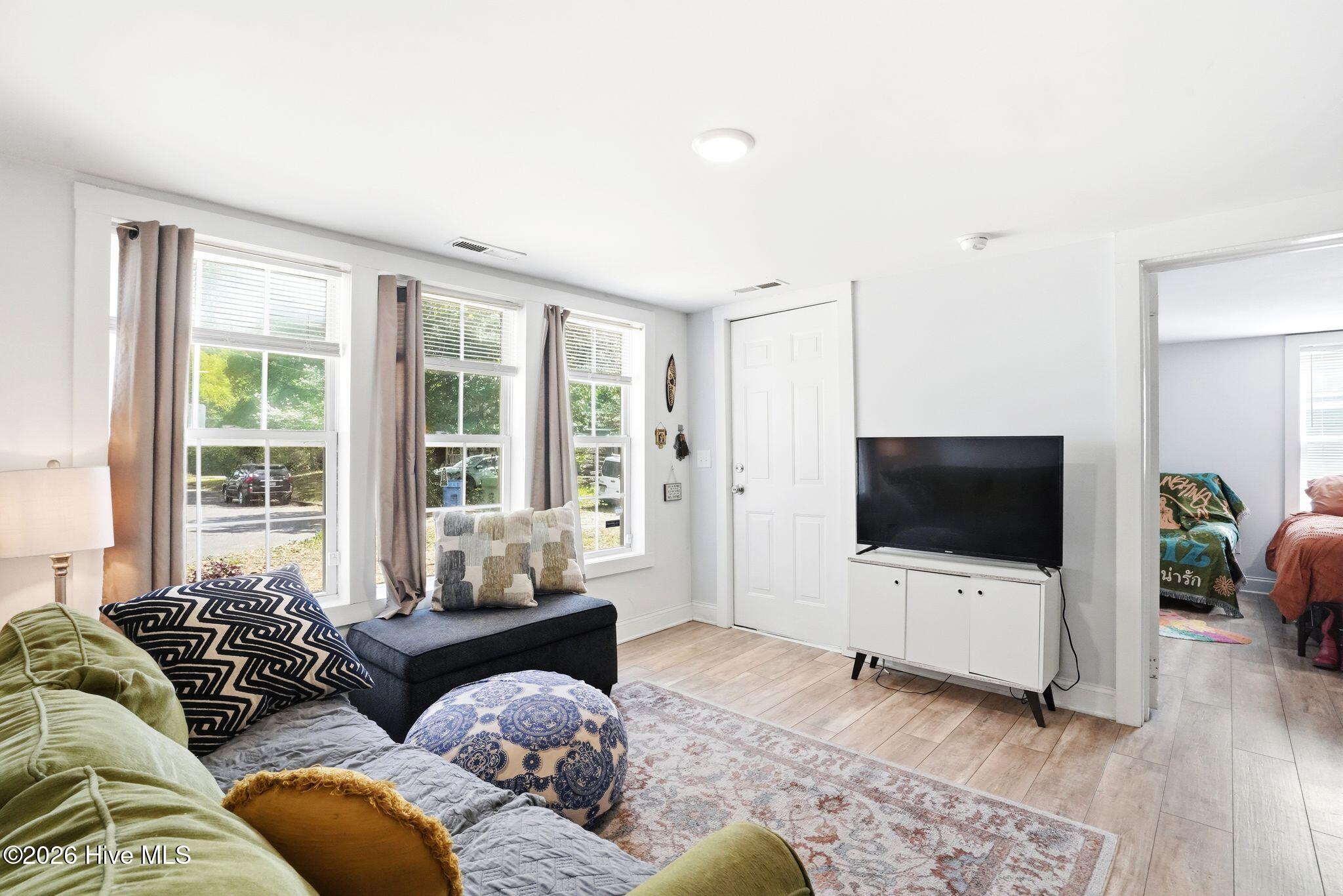 100564510 | Photo 13