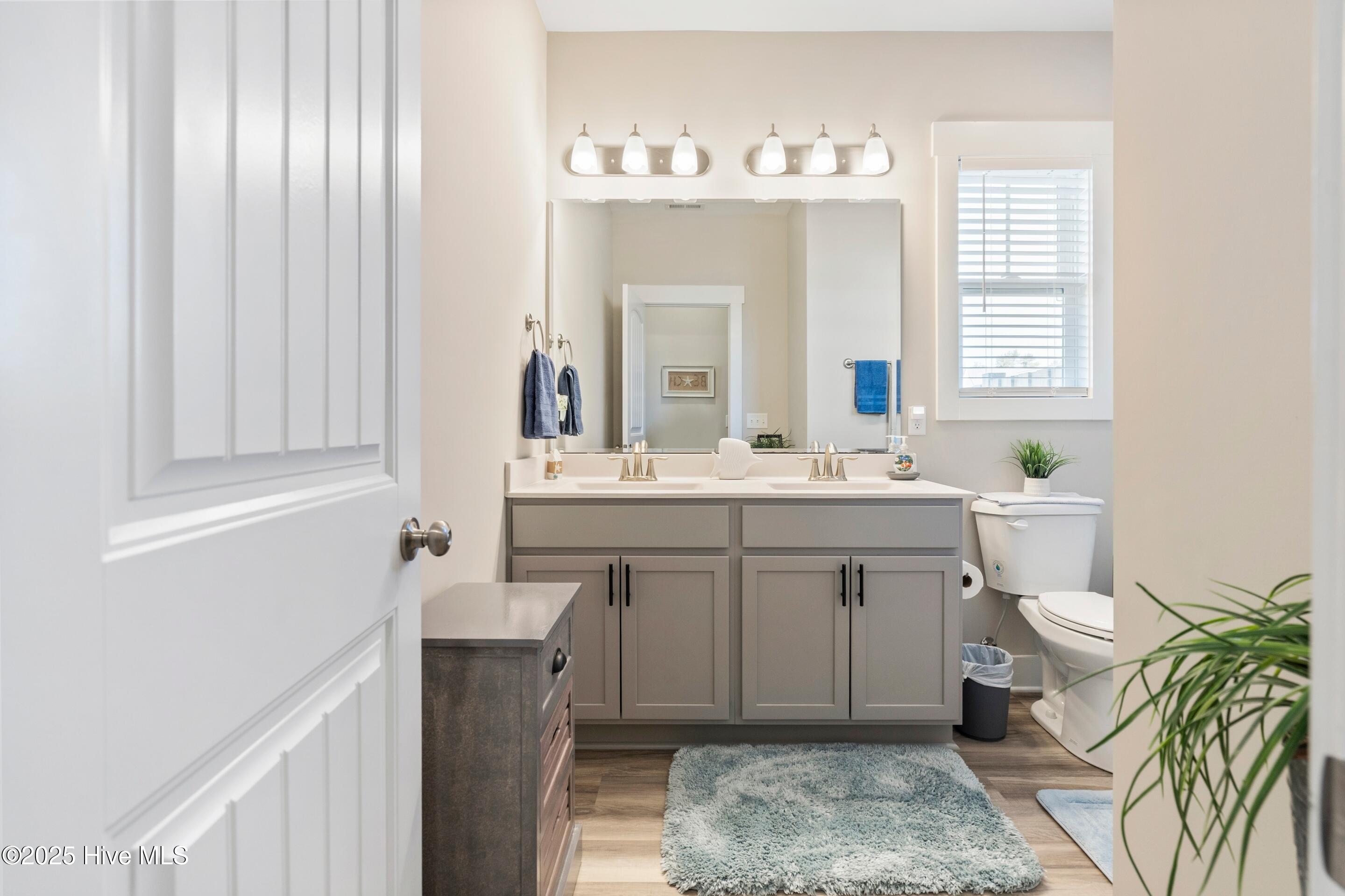 100538815 | Photo 28