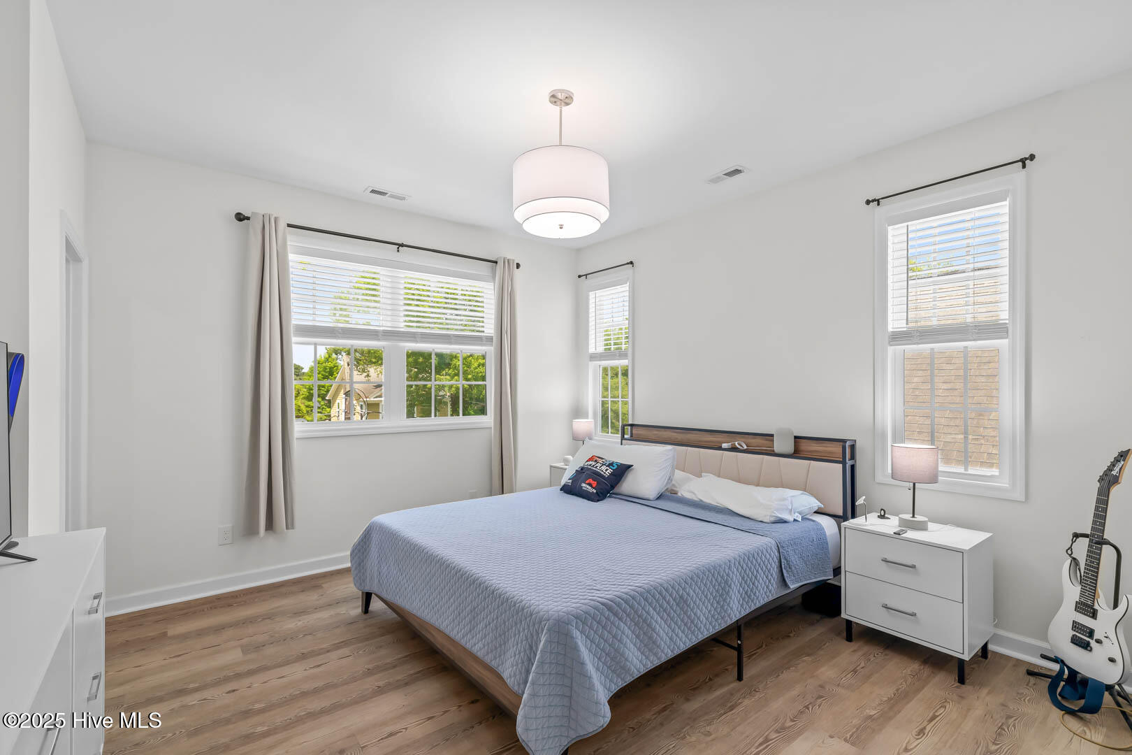 100516062 | Photo 39