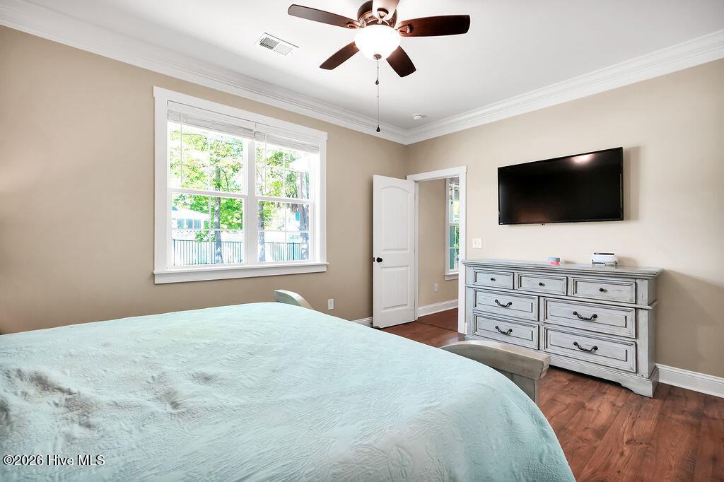 100568097 | Photo 21