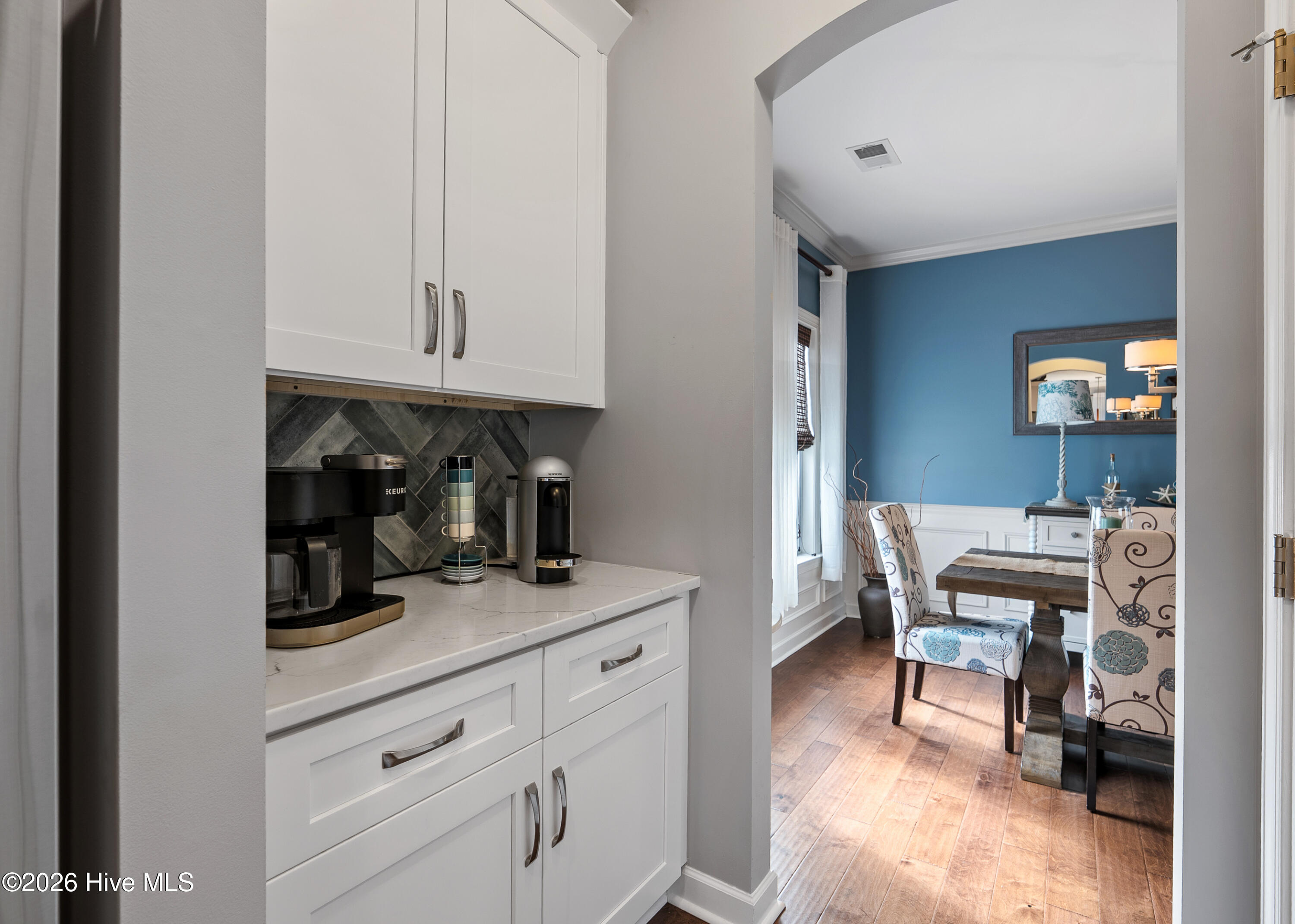 100553869 | Photo 15