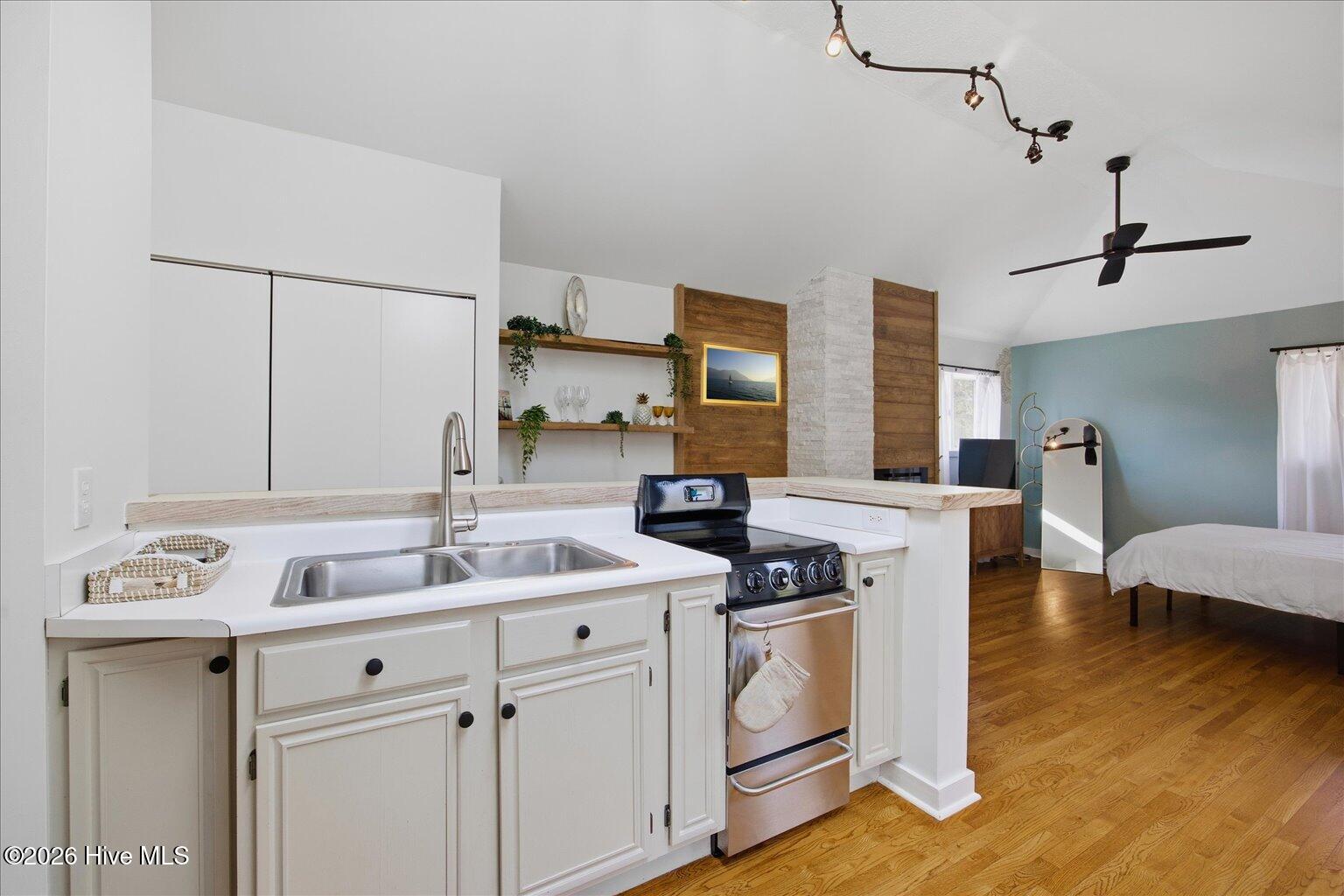 100555518 | Photo 35