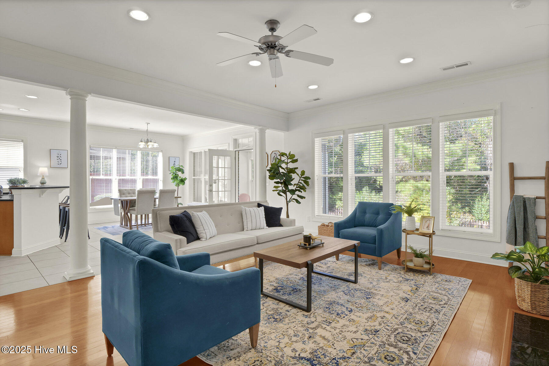 100540144 | Photo 13