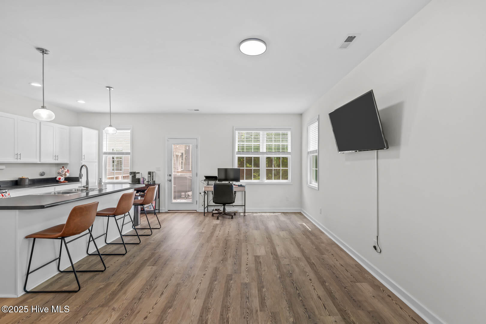 100516062 | Photo 32