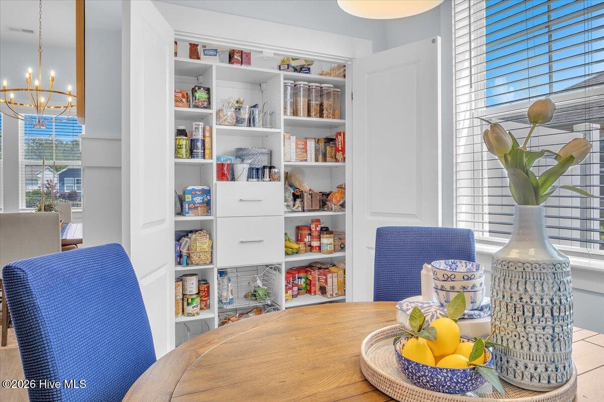 100569276 | Photo 20