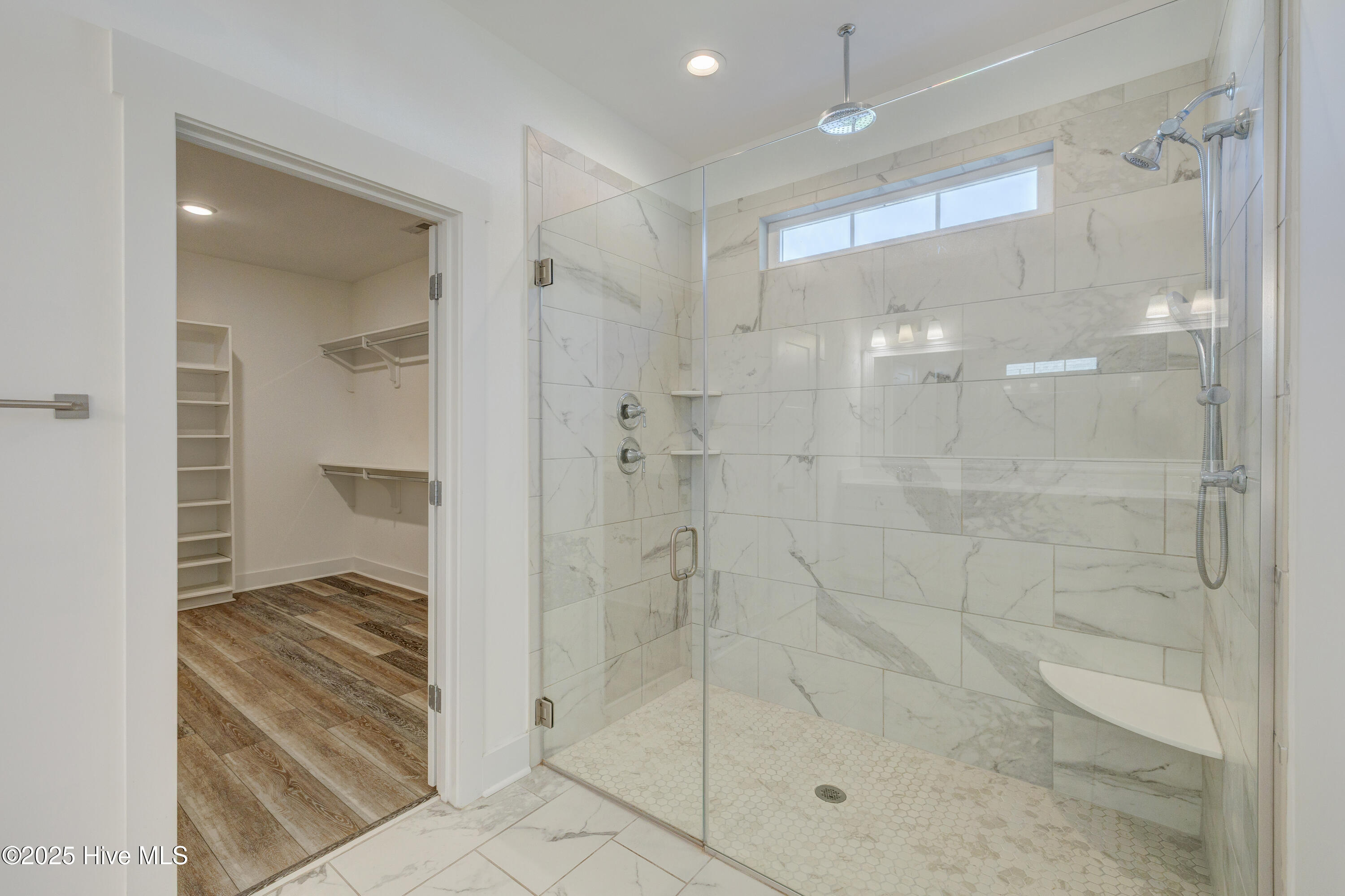 100534691 | Photo 42