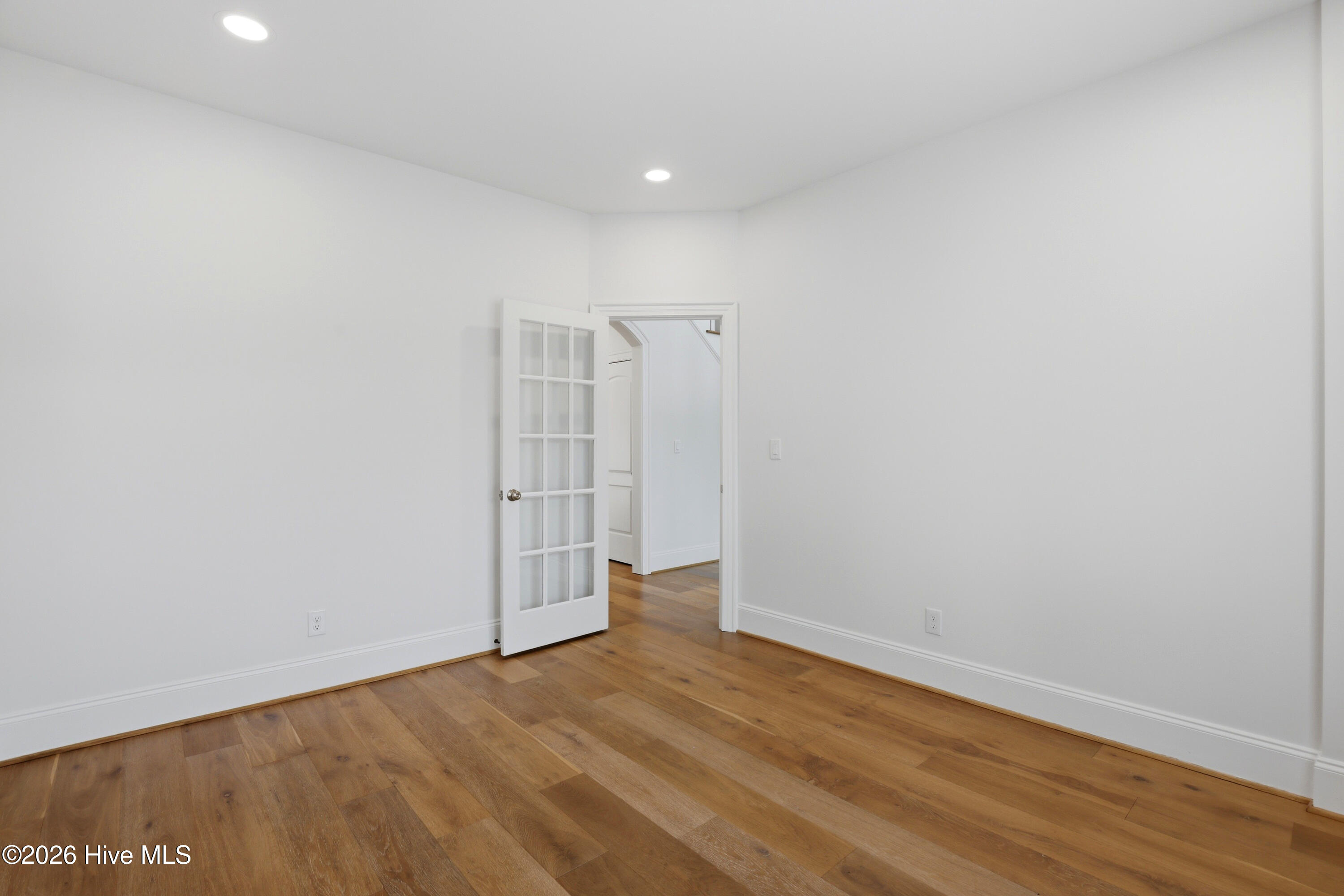 100562697 | Photo 49