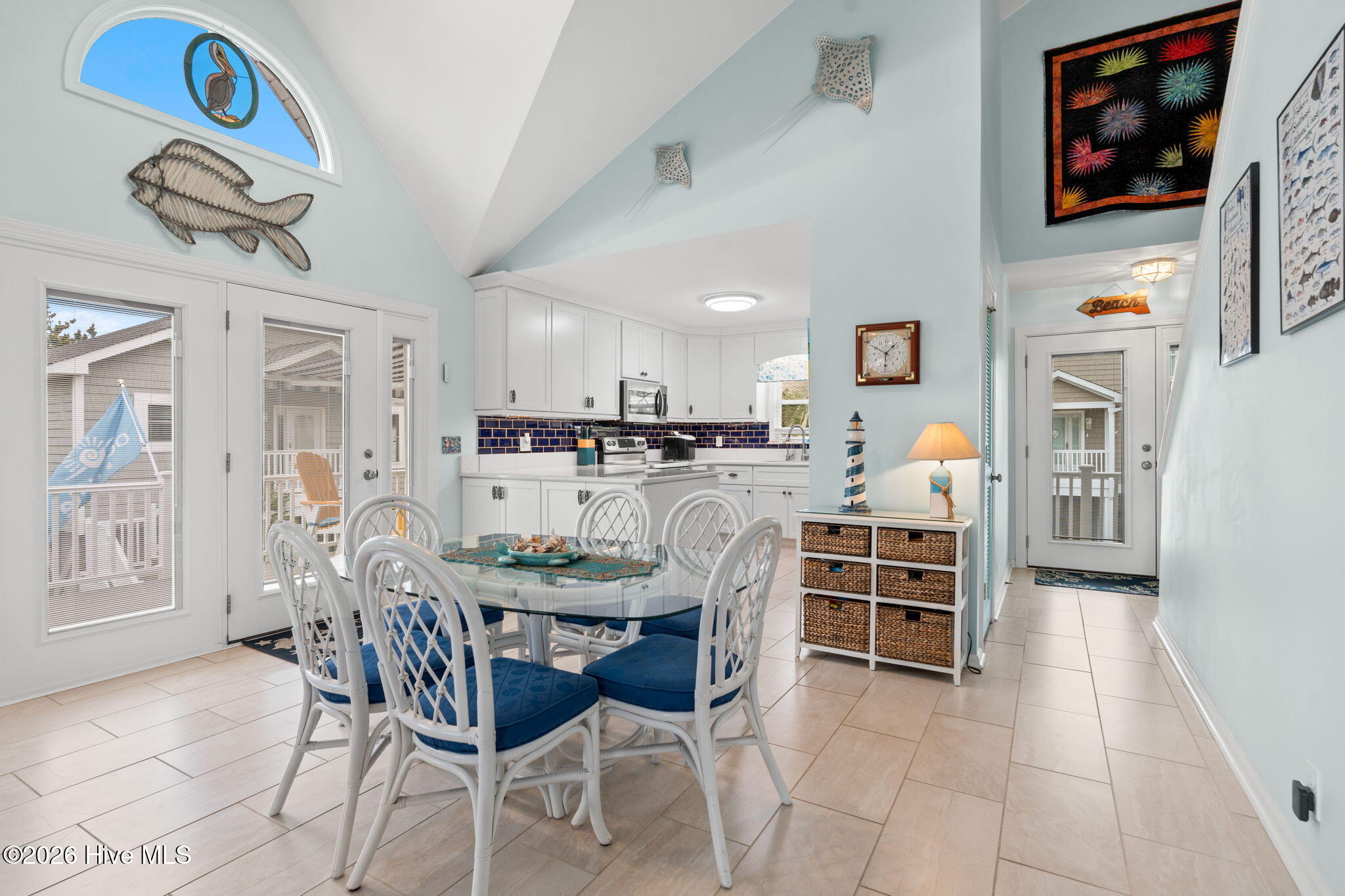 100565933 | Photo 20