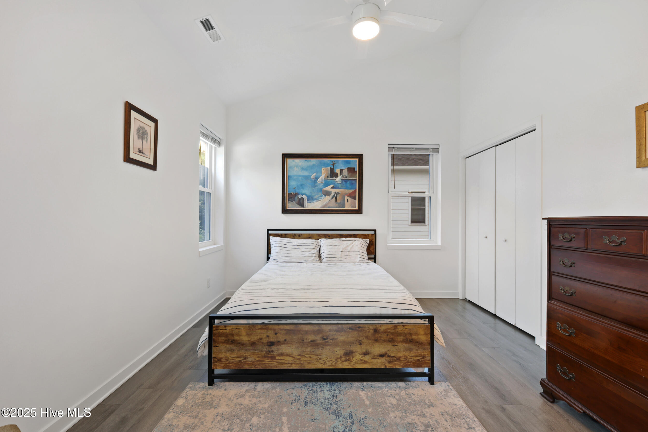 100530108 | Photo 13