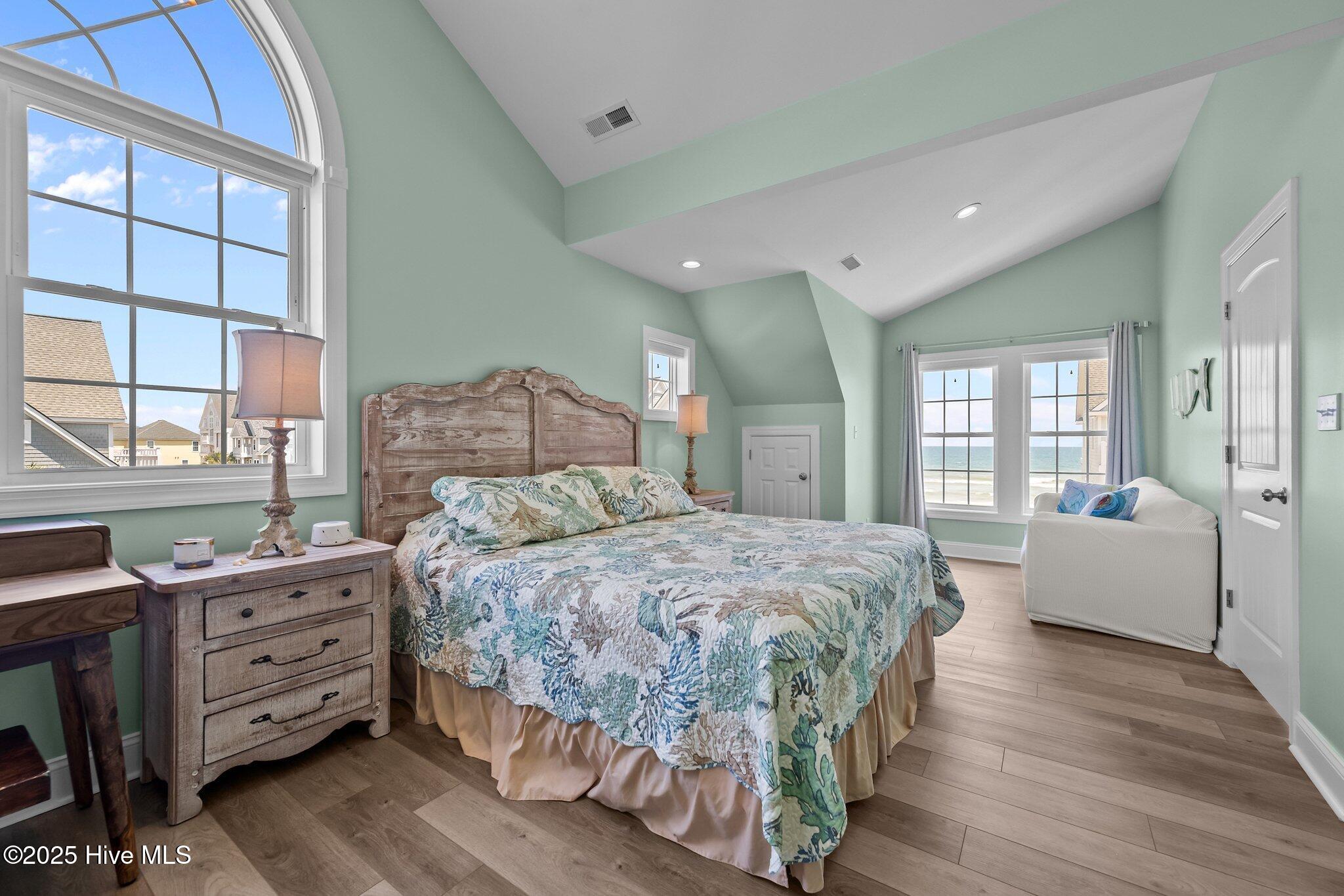 100514915 | Photo 28