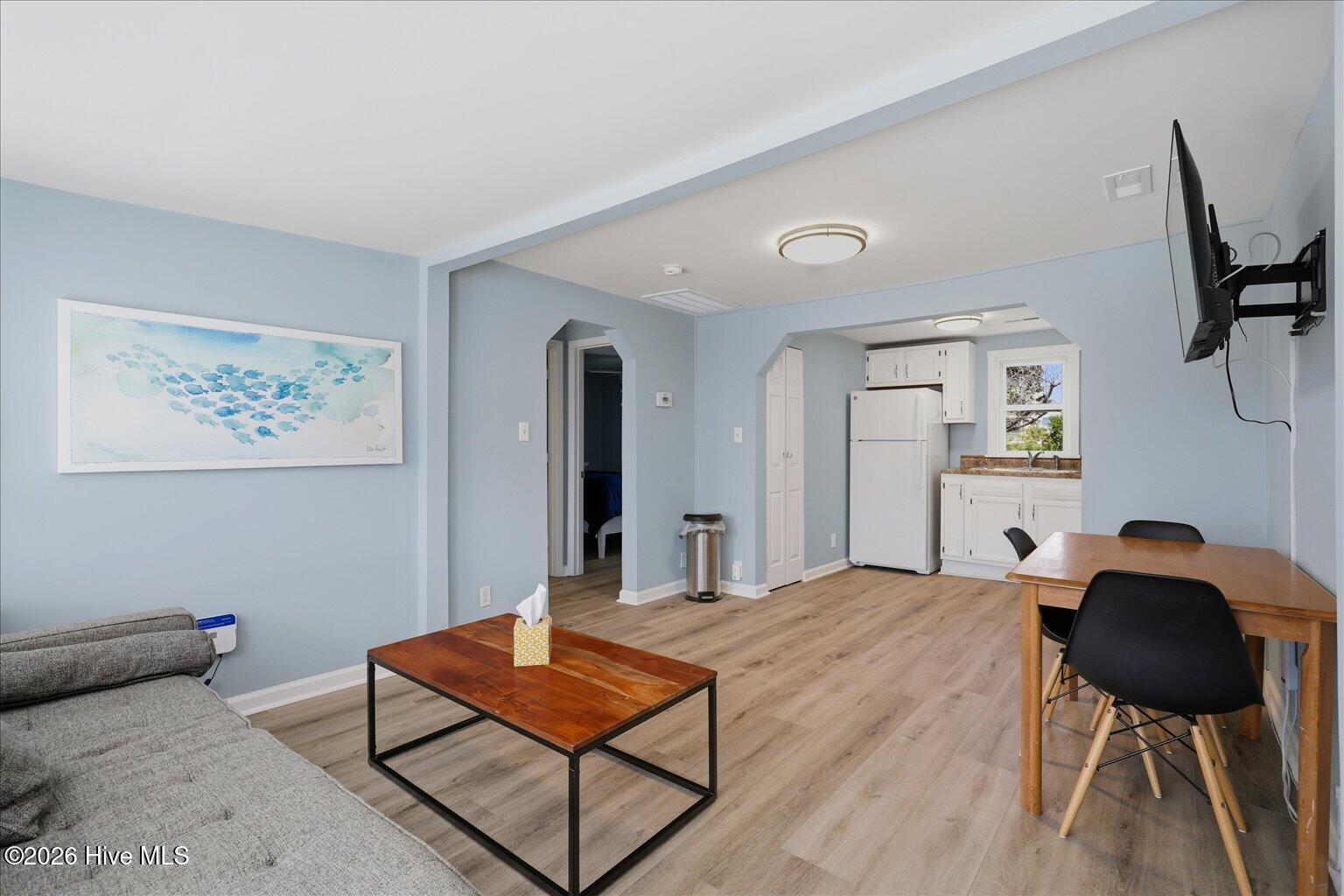 100570528 | Photo 43