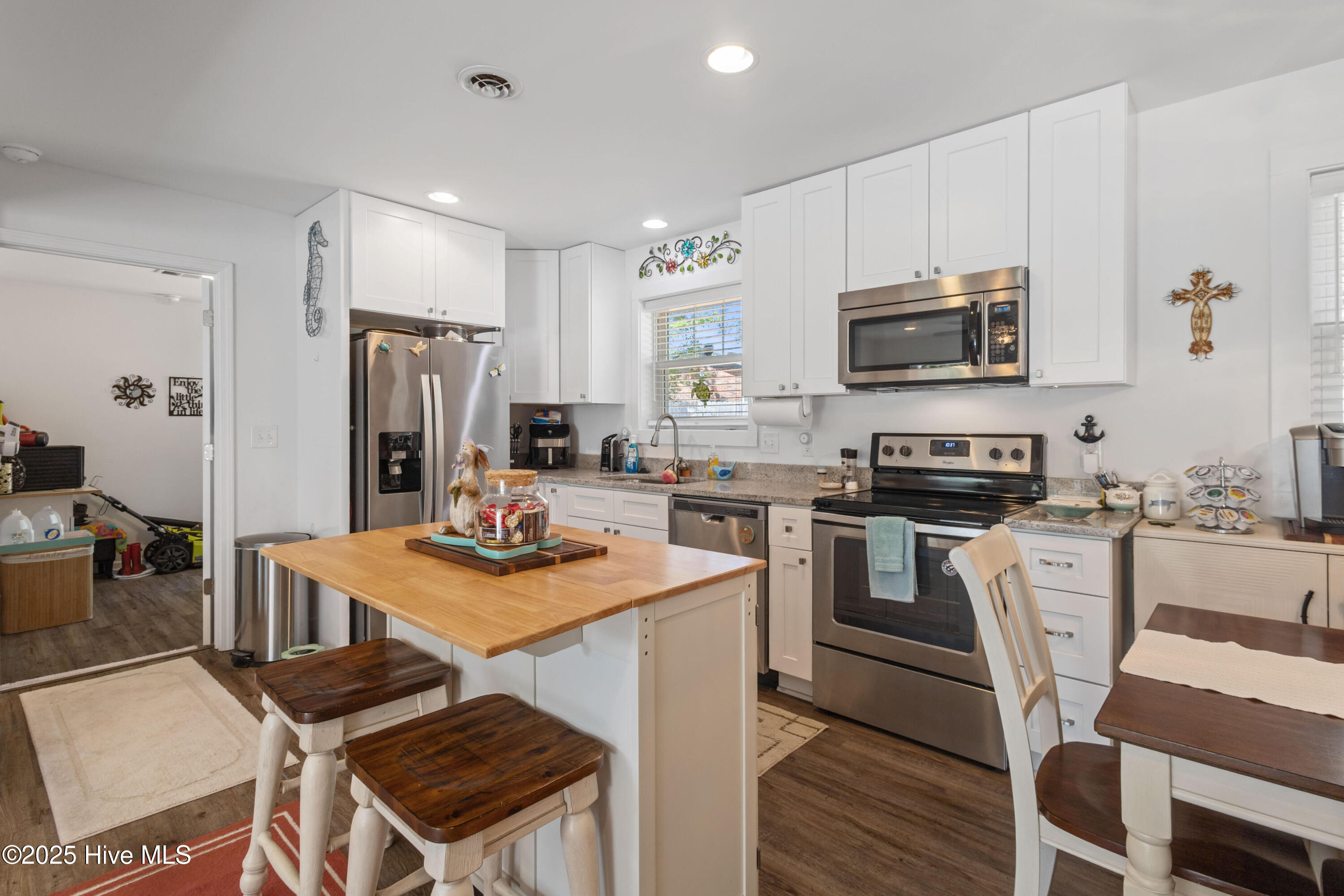 100514902 | Photo 12