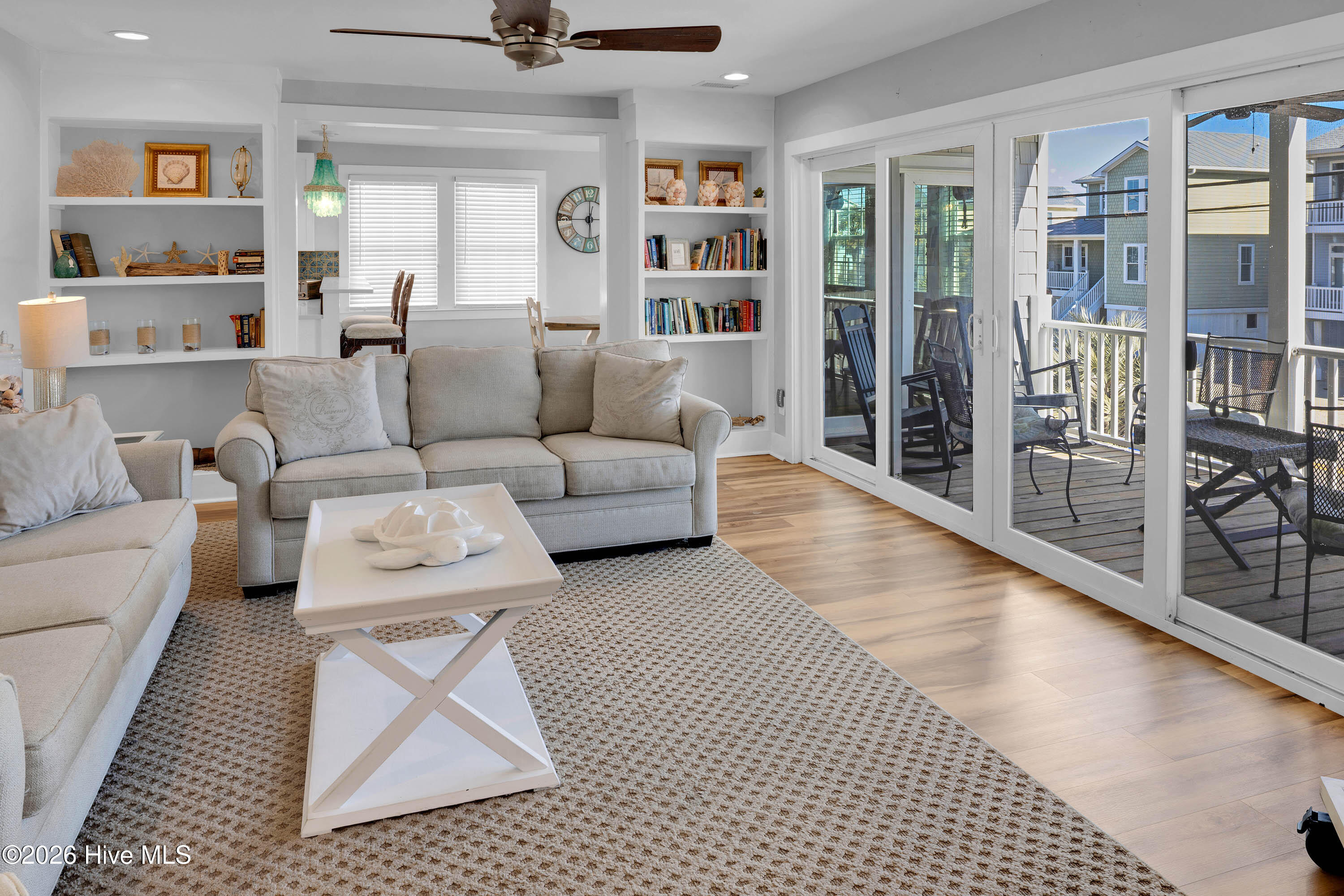 100550780 | Photo 17