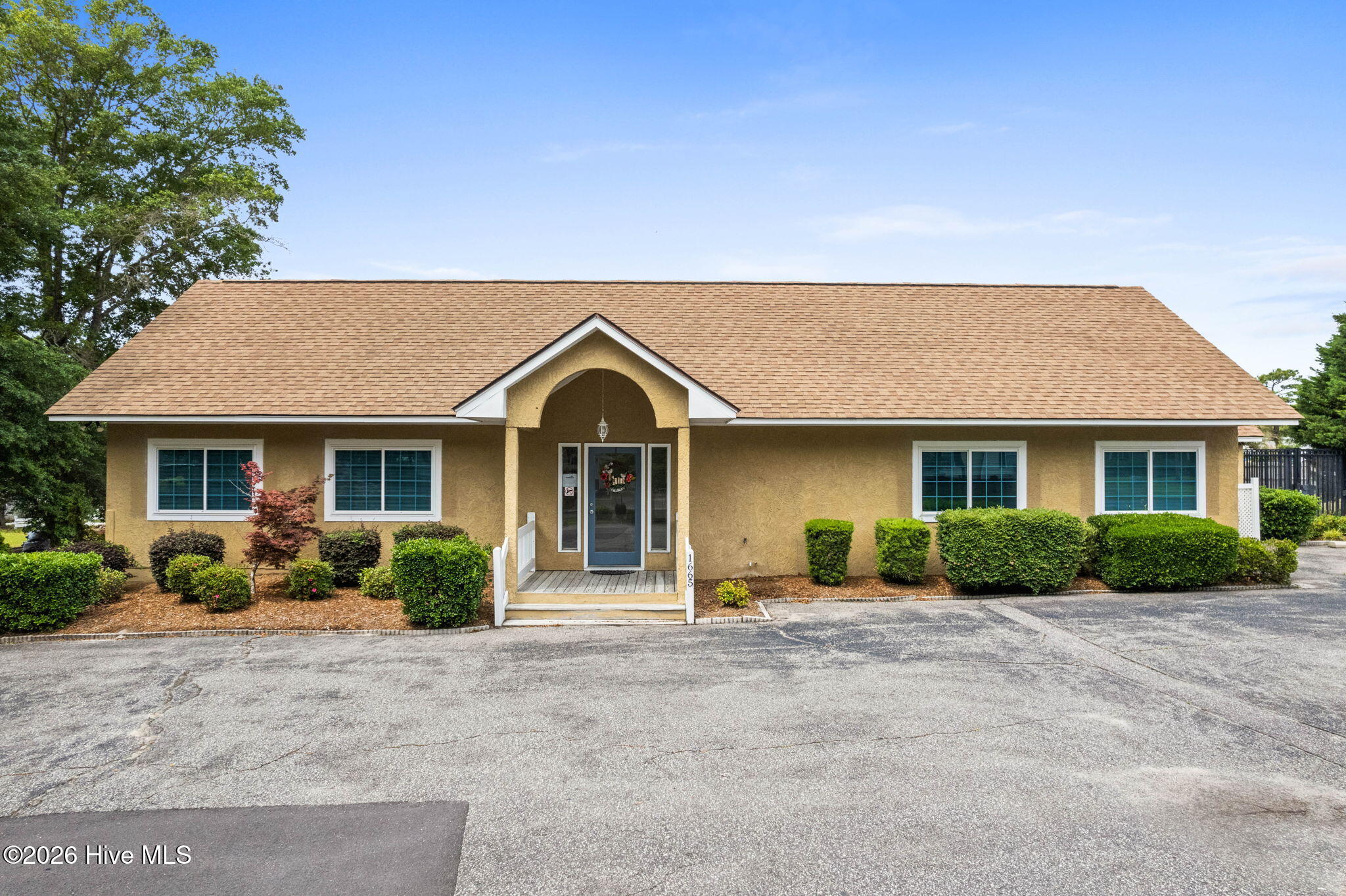 100525098 | Photo 62